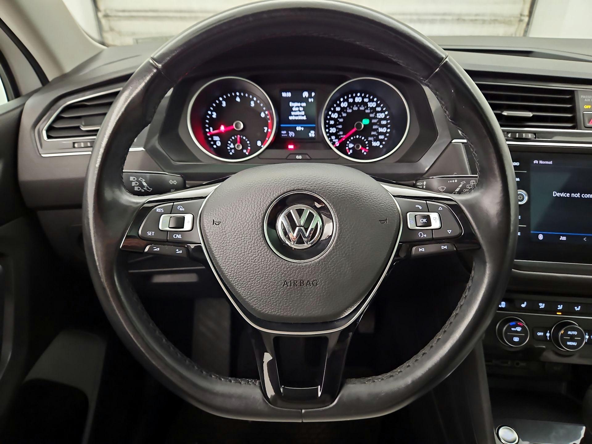 Thumbnail: 2018 Volkswagen Tiguan - 10