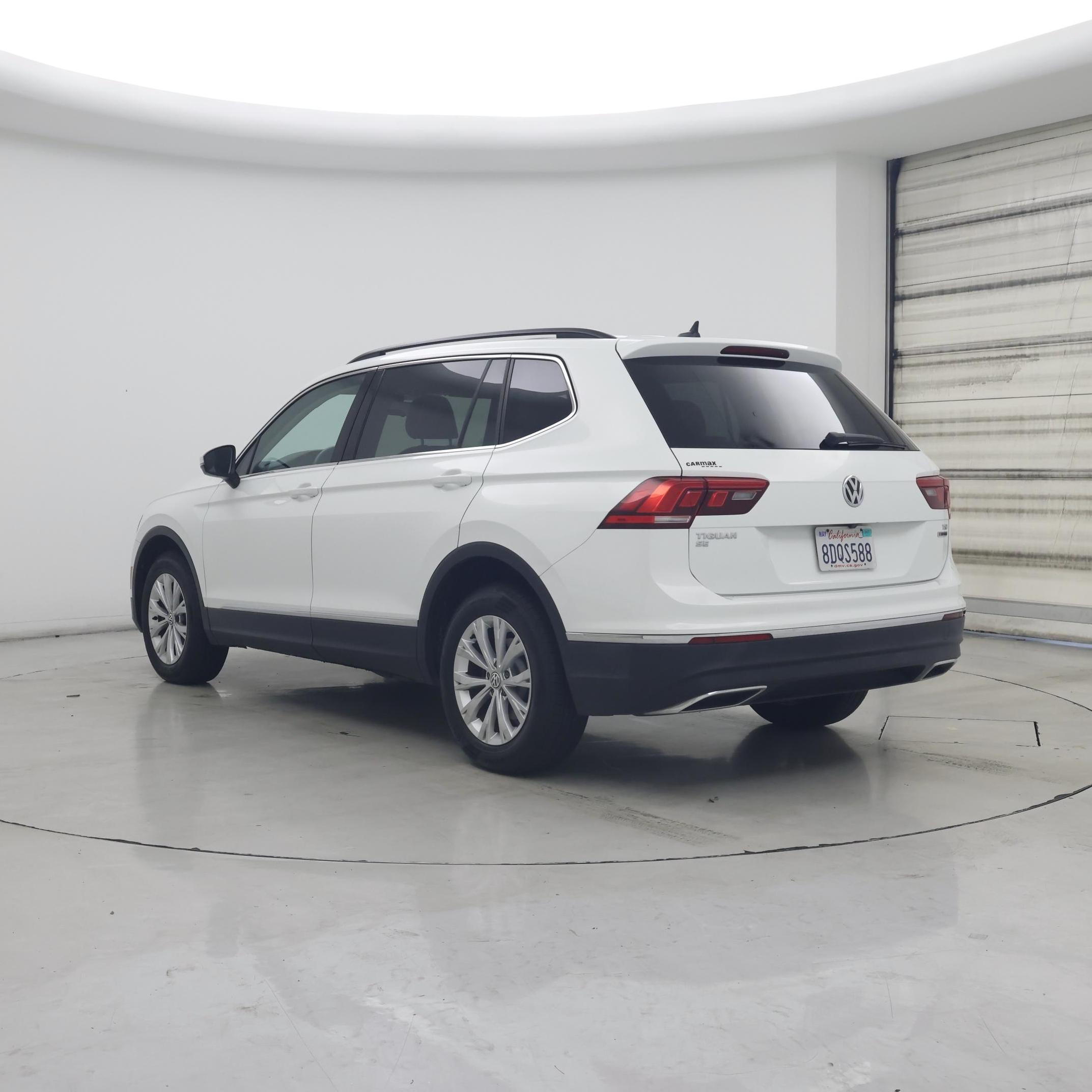 Thumbnail: 2018 Volkswagen Tiguan - 2