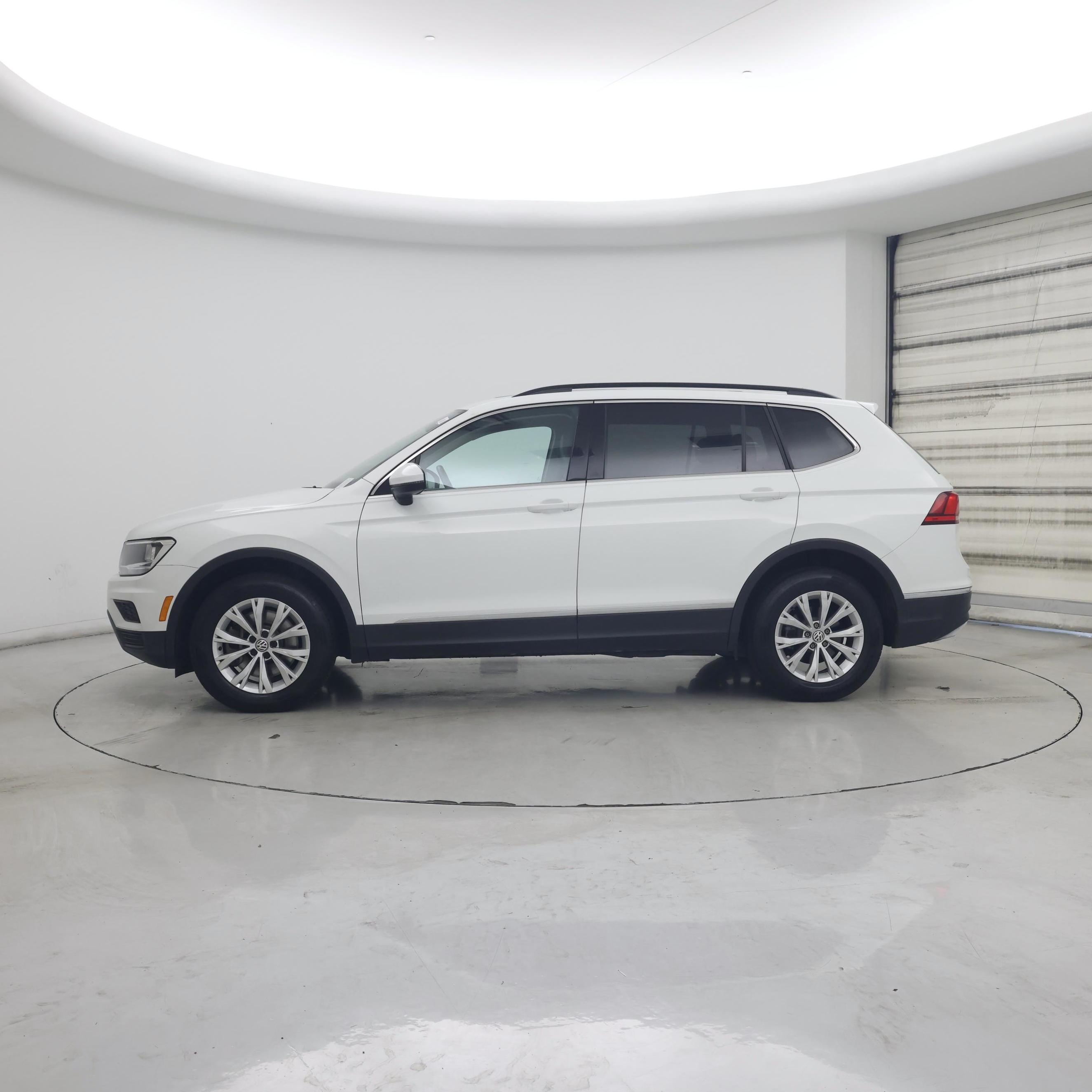Thumbnail: 2018 Volkswagen Tiguan - 3