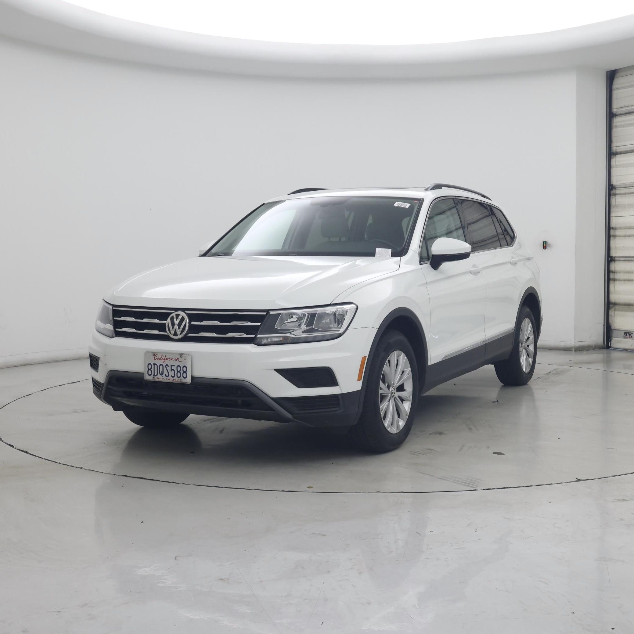 Thumbnail: 2018 Volkswagen Tiguan - 4