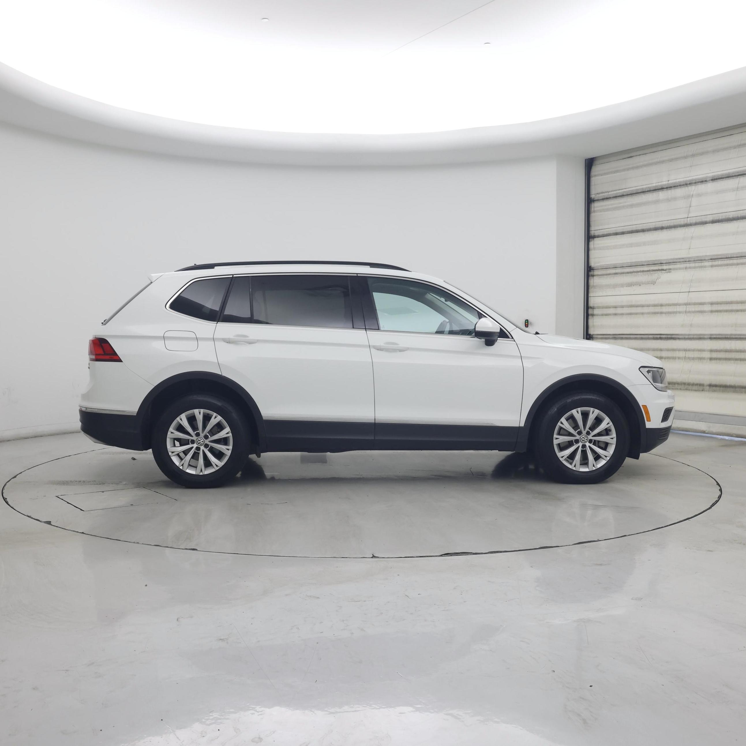 Thumbnail: 2018 Volkswagen Tiguan - 7