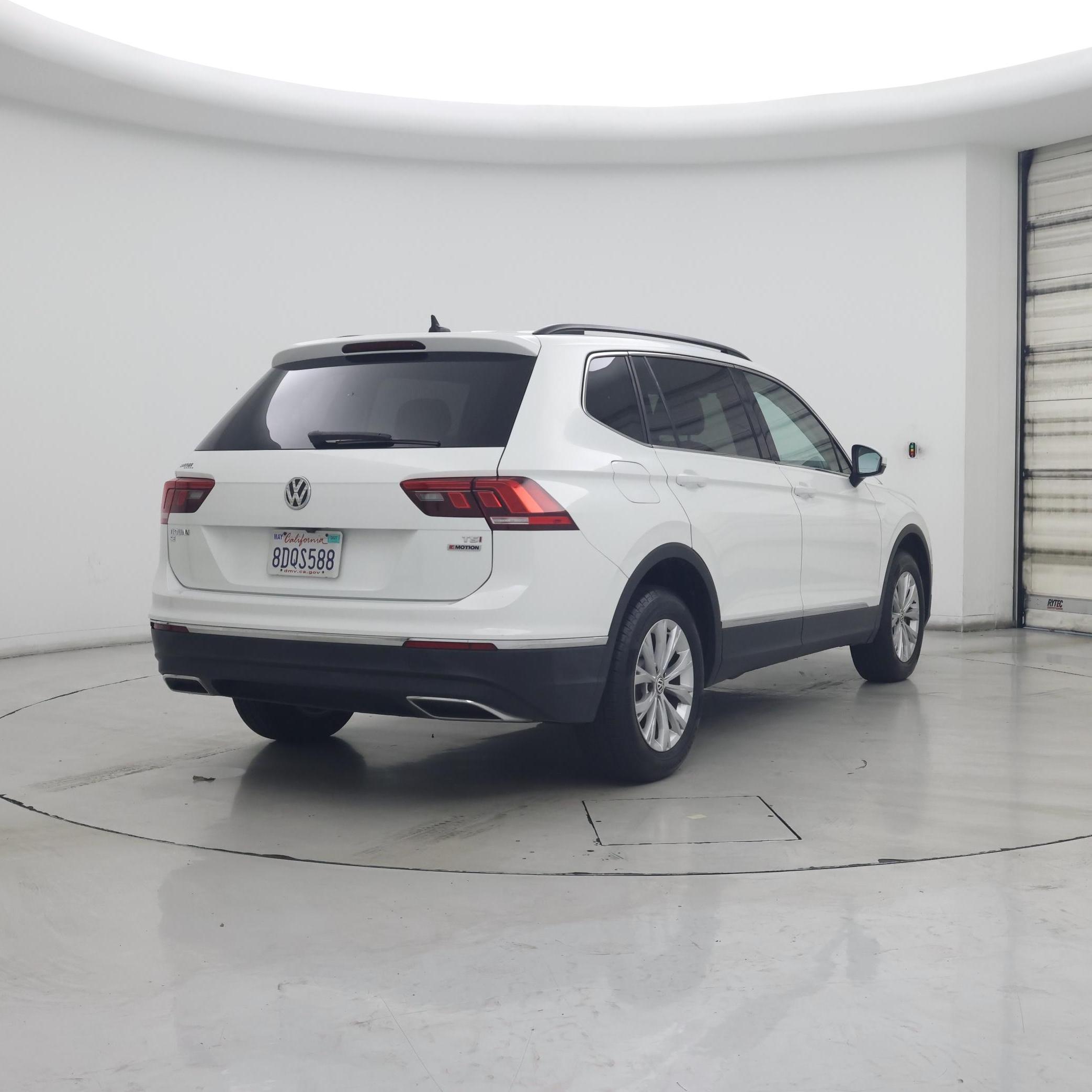 Thumbnail: 2018 Volkswagen Tiguan - 8