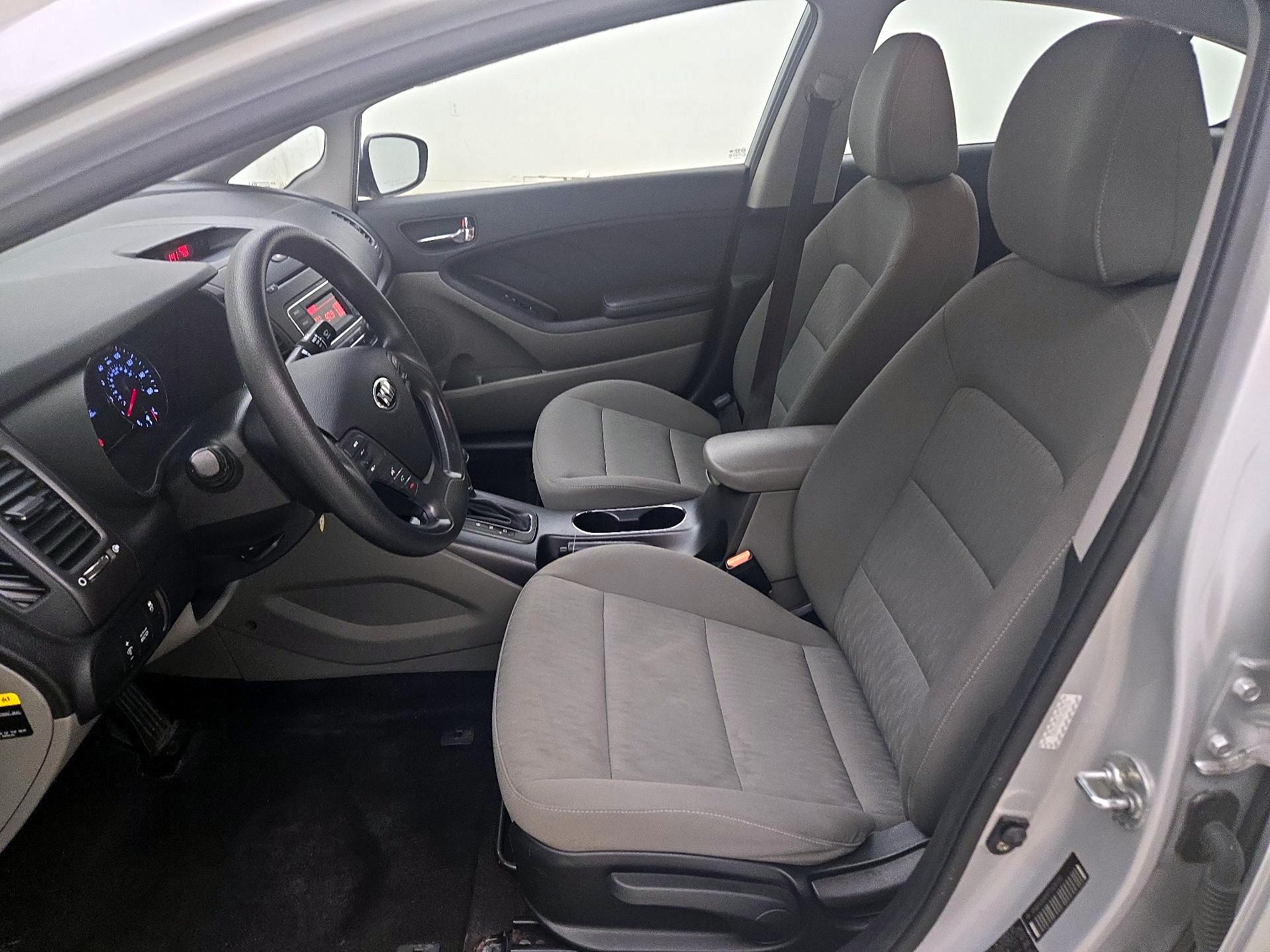 Thumbnail: 2015 Kia Forte - 11
