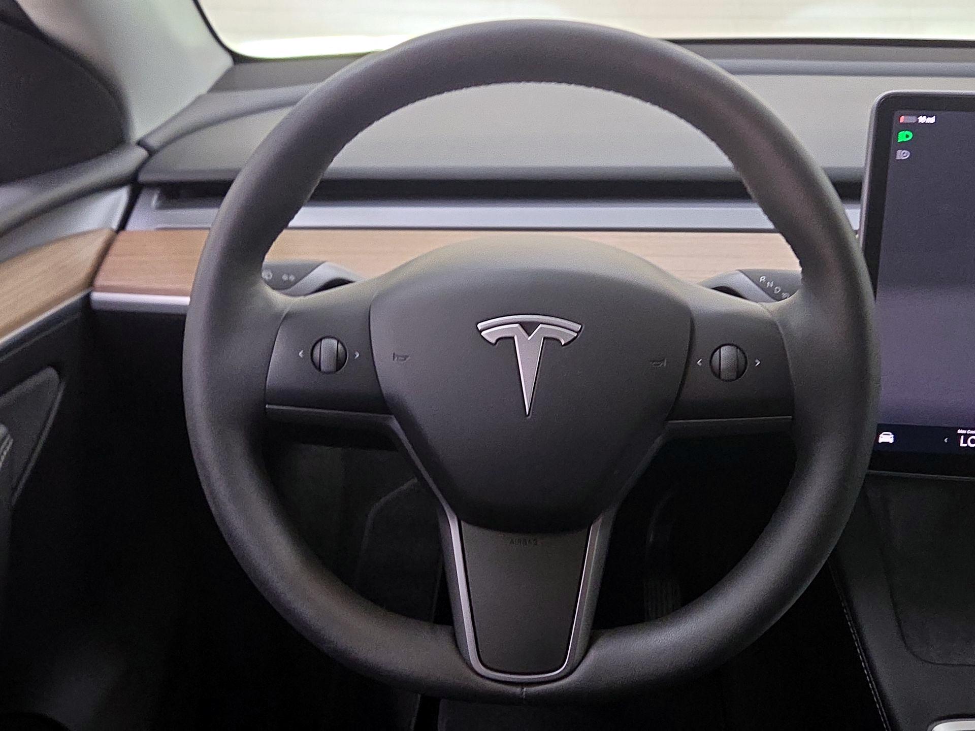 Thumbnail: 2025 Tesla Model Y - 10
