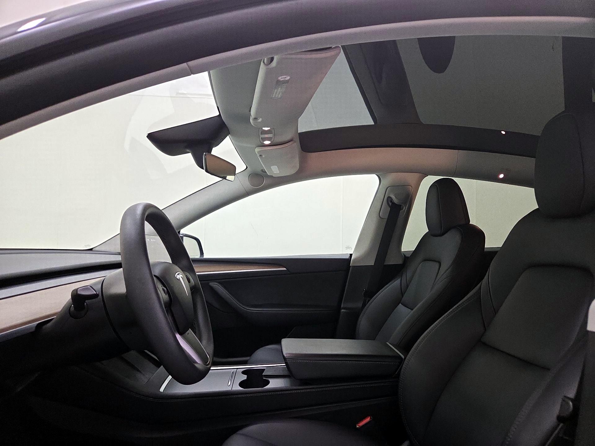Thumbnail: 2025 Tesla Model Y - 17