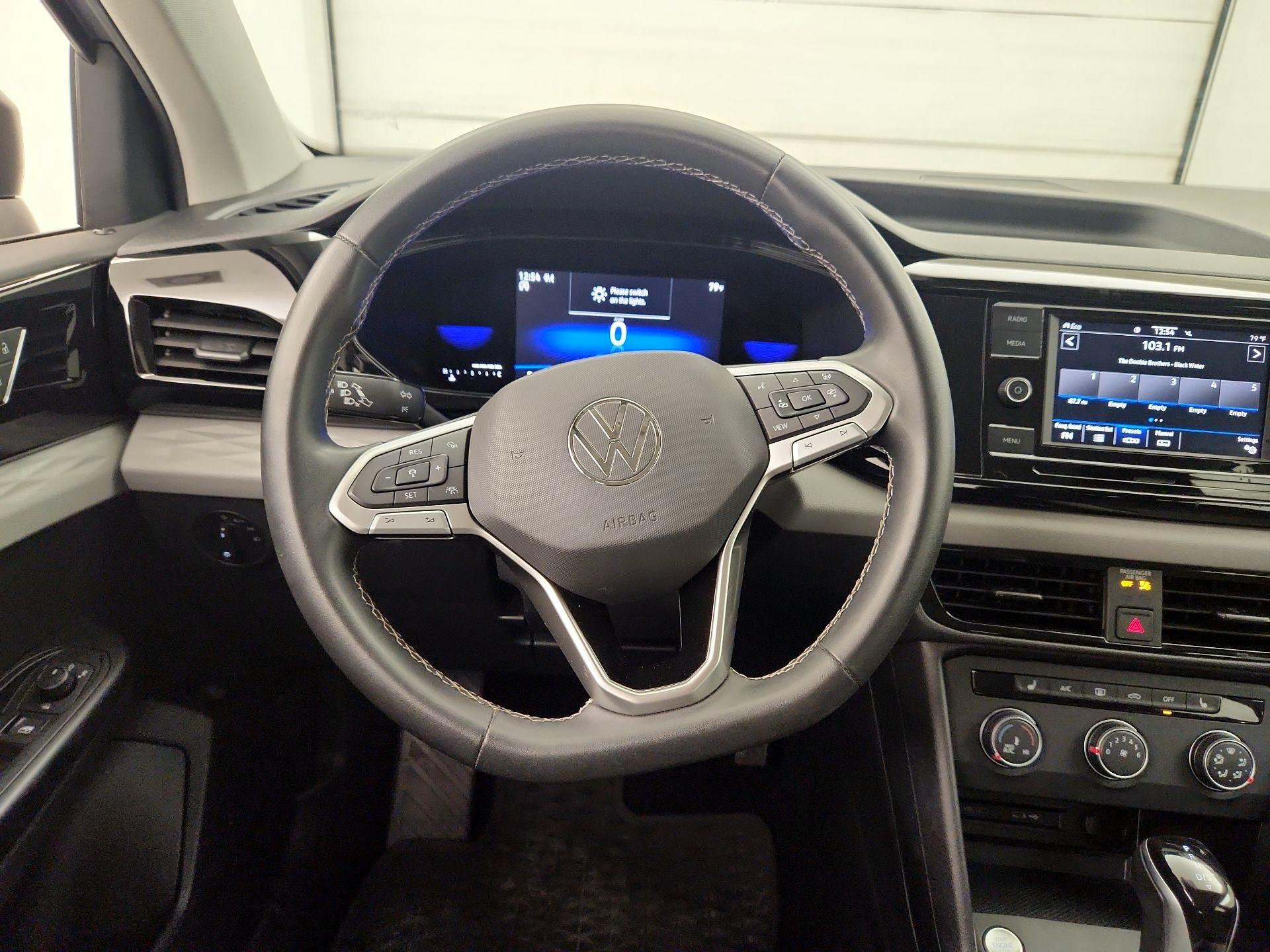 Thumbnail: 2022 Volkswagen Taos - 10
