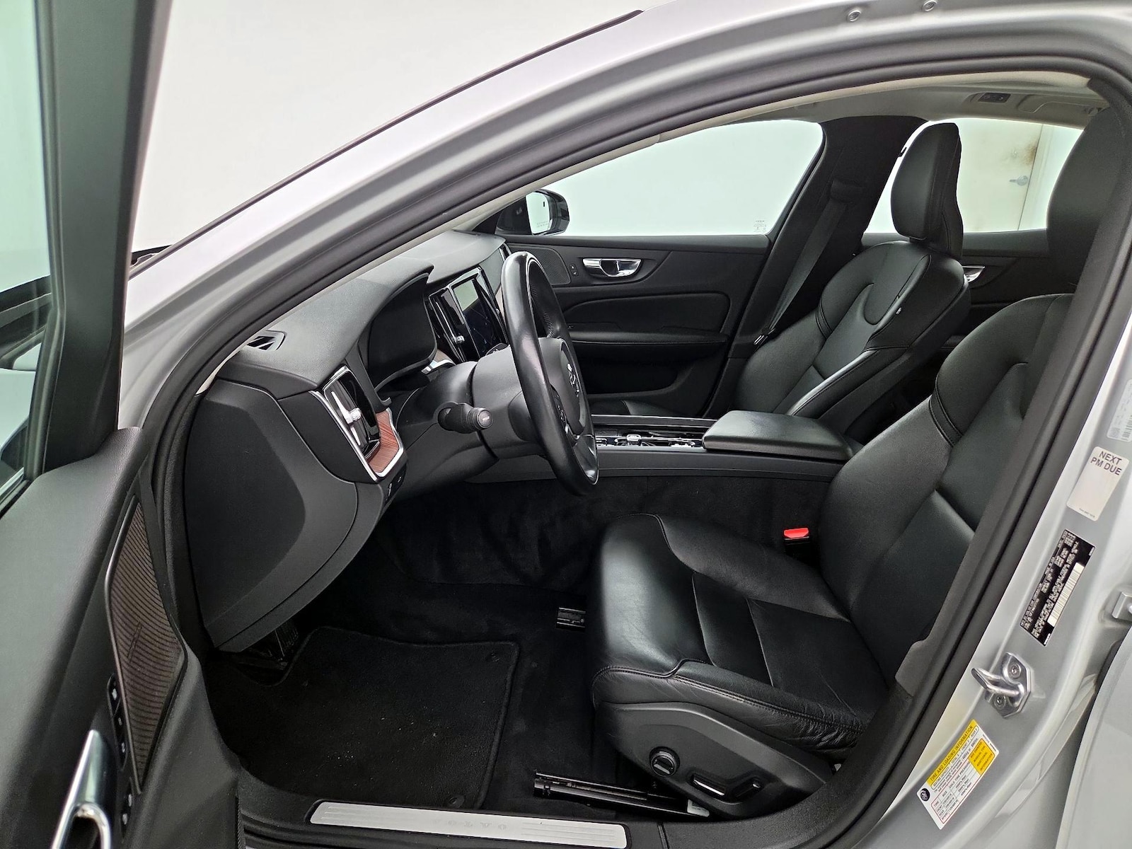 2022 Volvo S60 Momentum - Photo 12