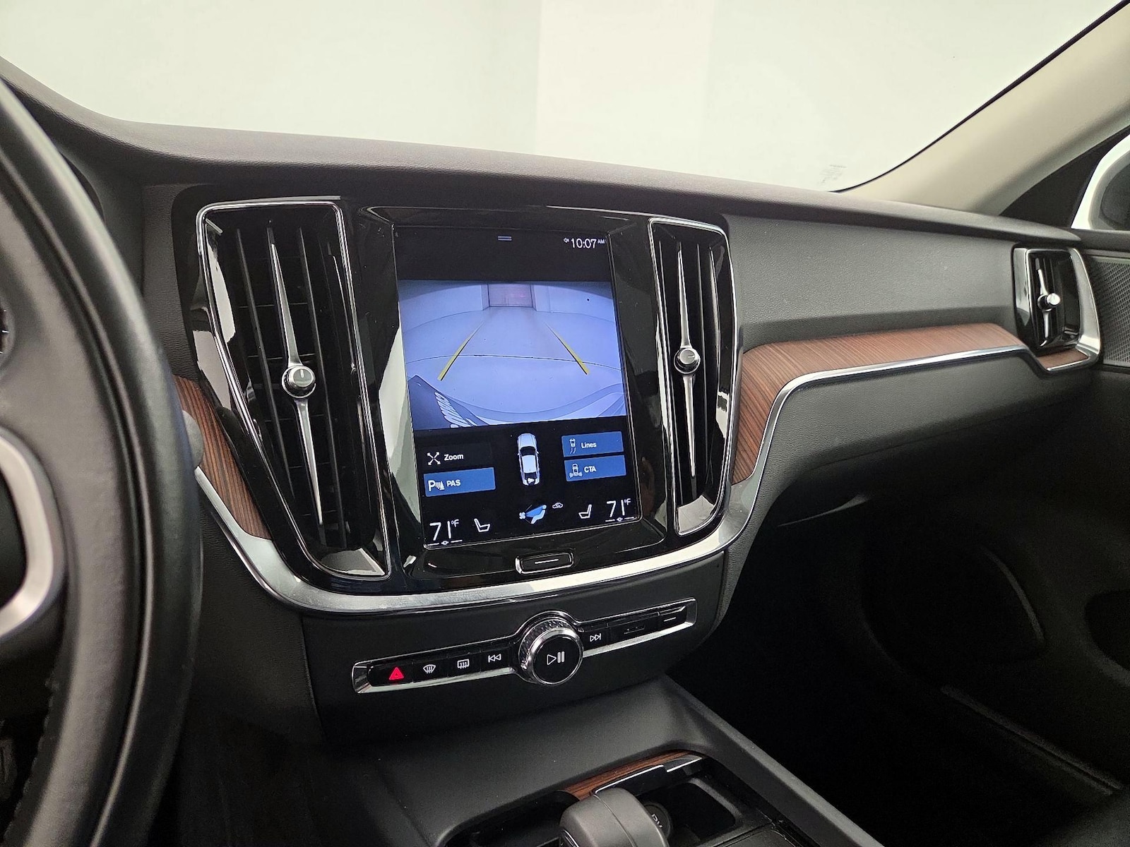 2022 Volvo S60 Momentum - Photo 16