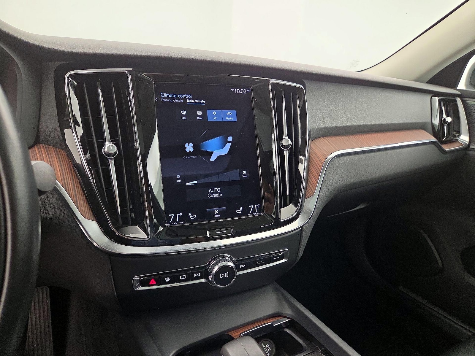 2022 Volvo S60 Momentum - Photo 18