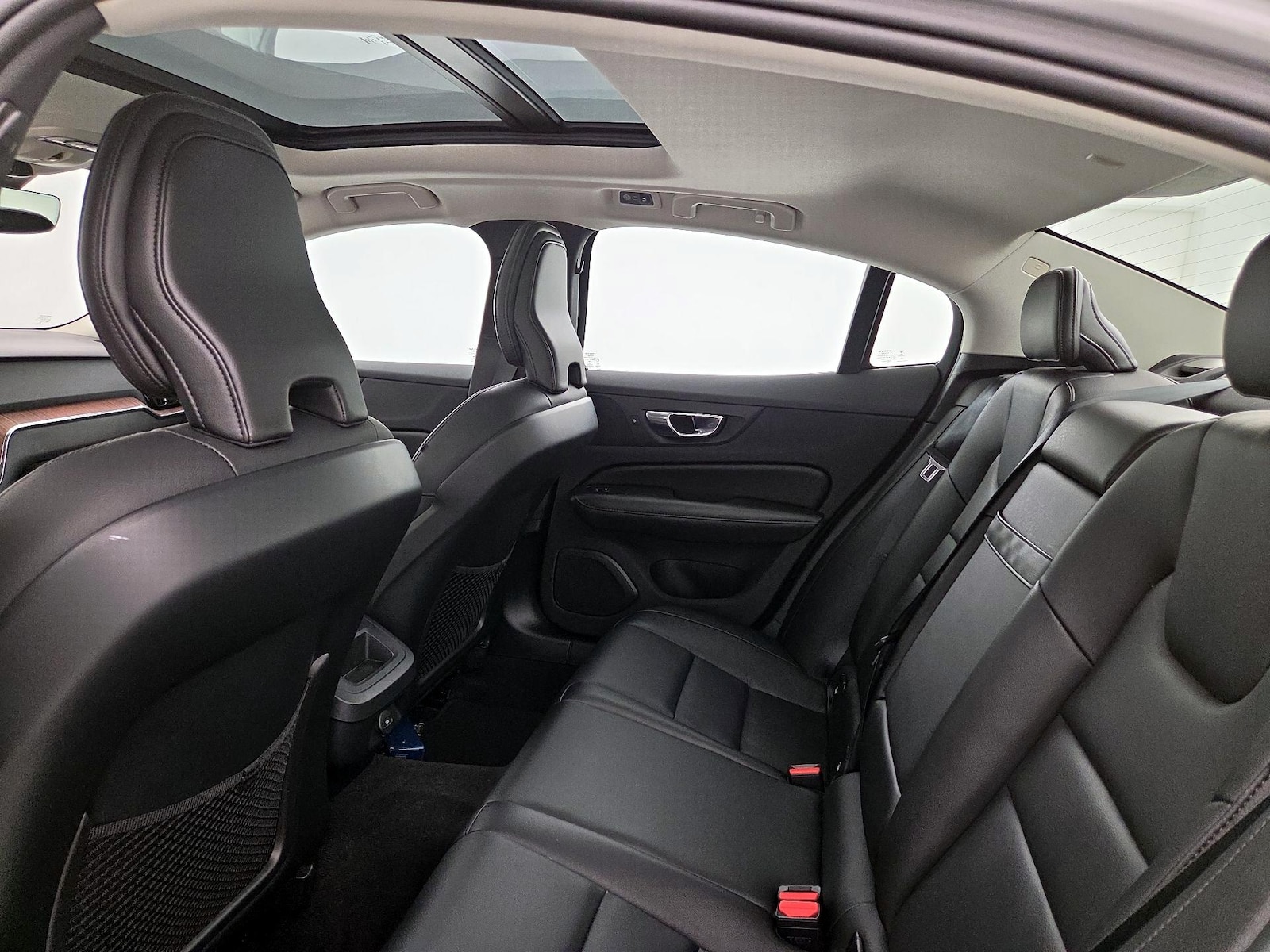 2022 Volvo S60 Momentum - Photo 21