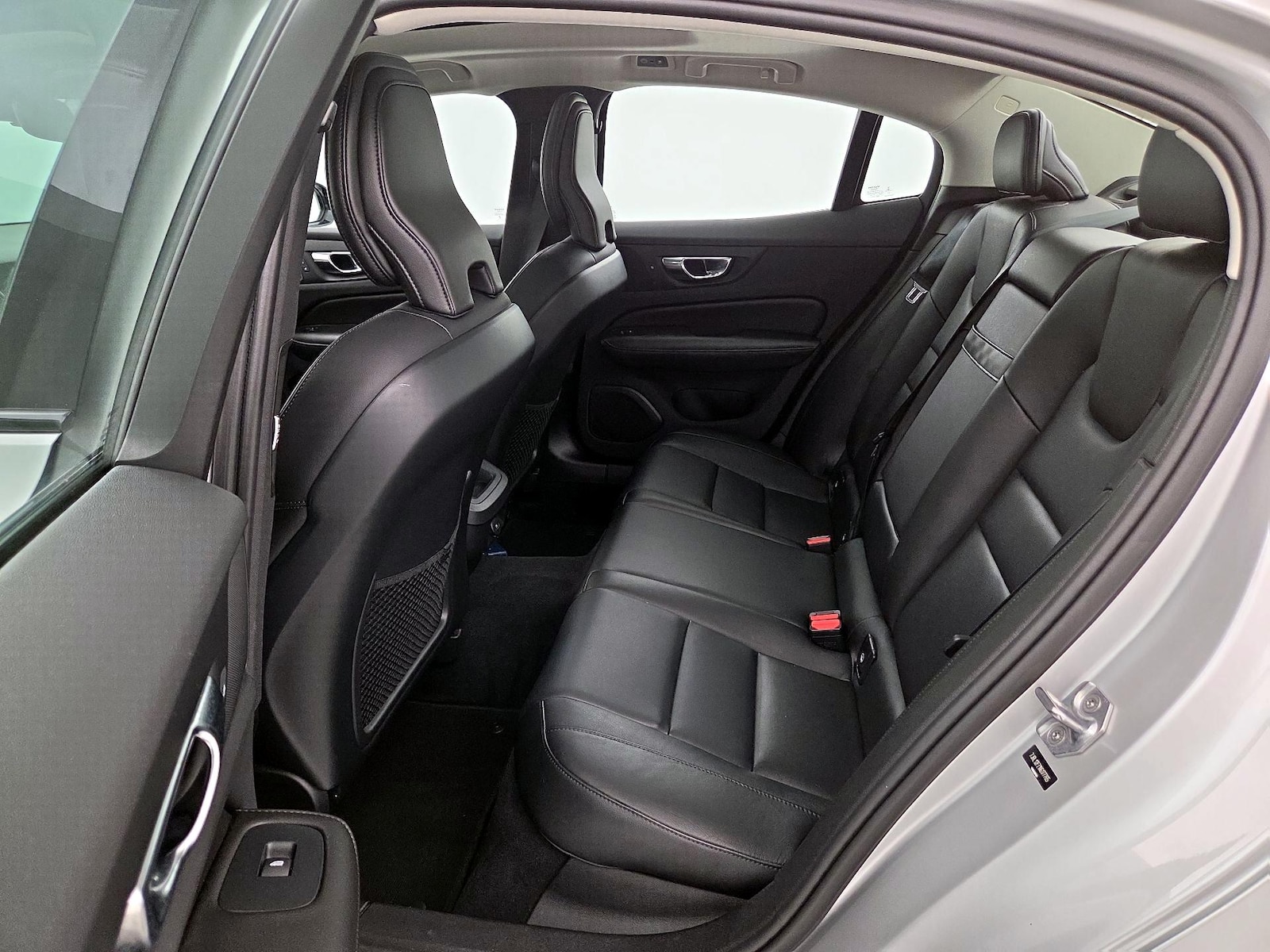 2022 Volvo S60 Momentum - Photo 22