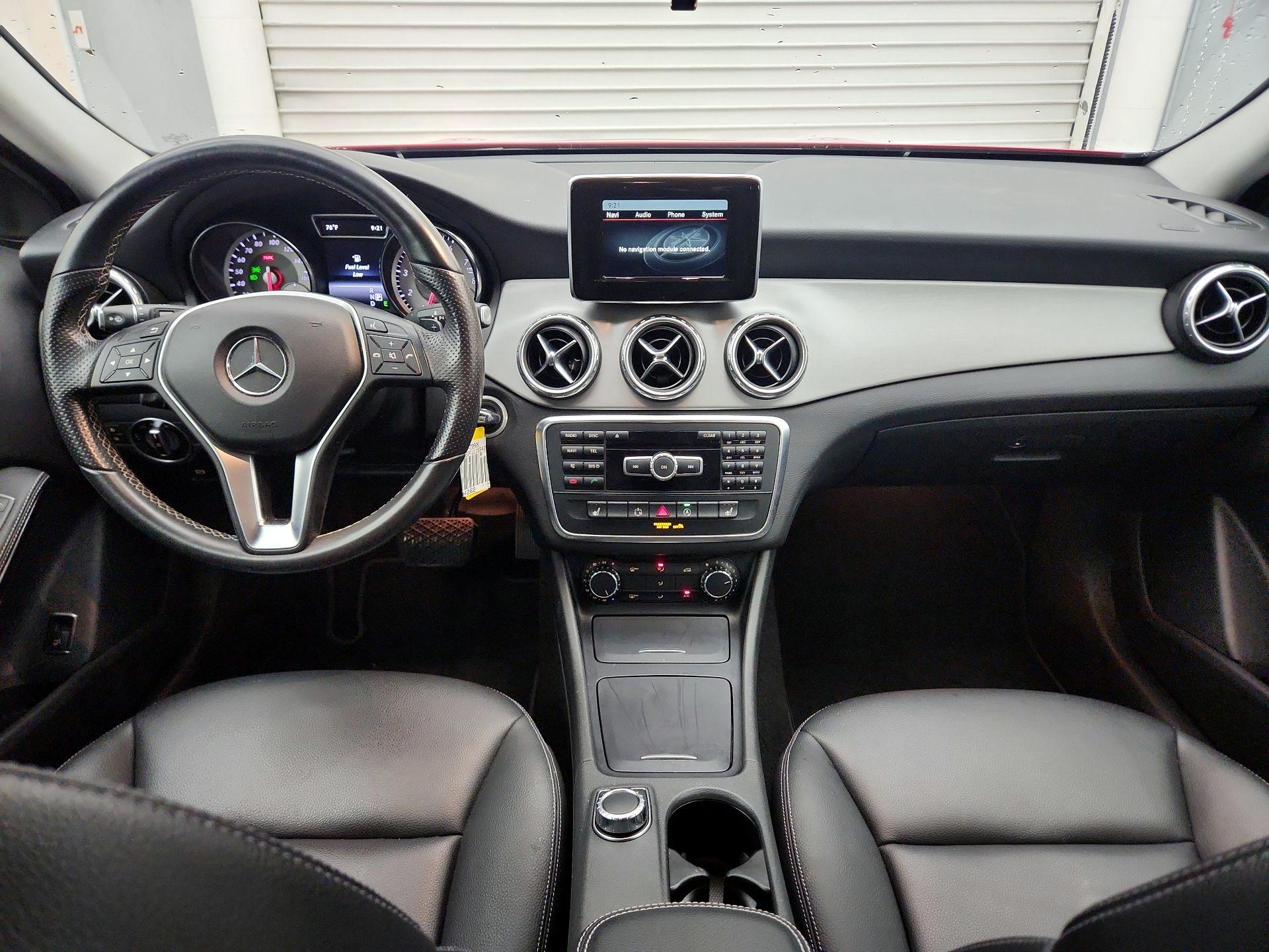Thumbnail: 2015 Mercedes-Benz GLA - 9