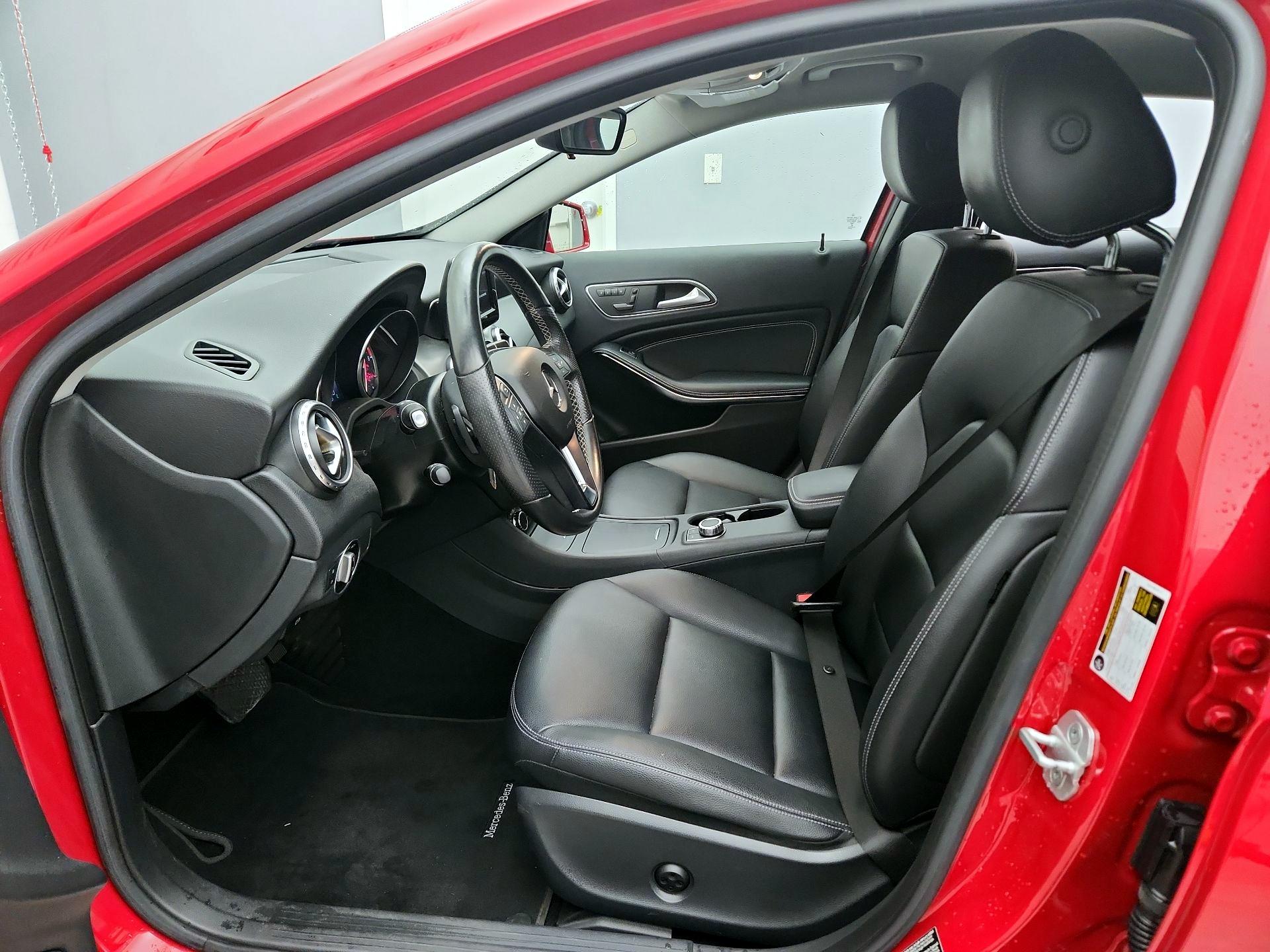 Thumbnail: 2015 Mercedes-Benz GLA - 11