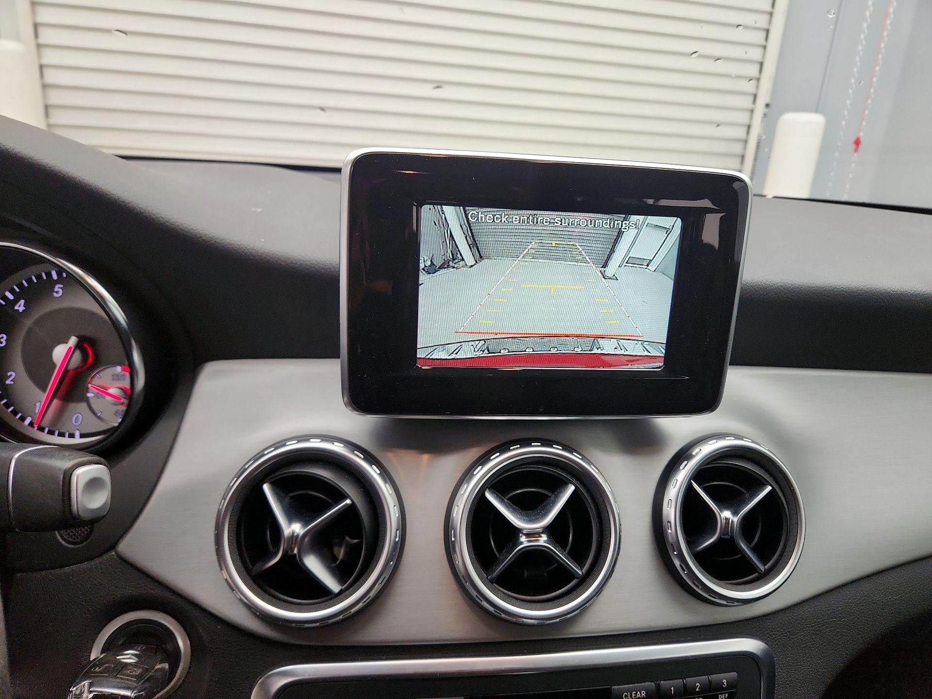Thumbnail: 2015 Mercedes-Benz GLA - 14
