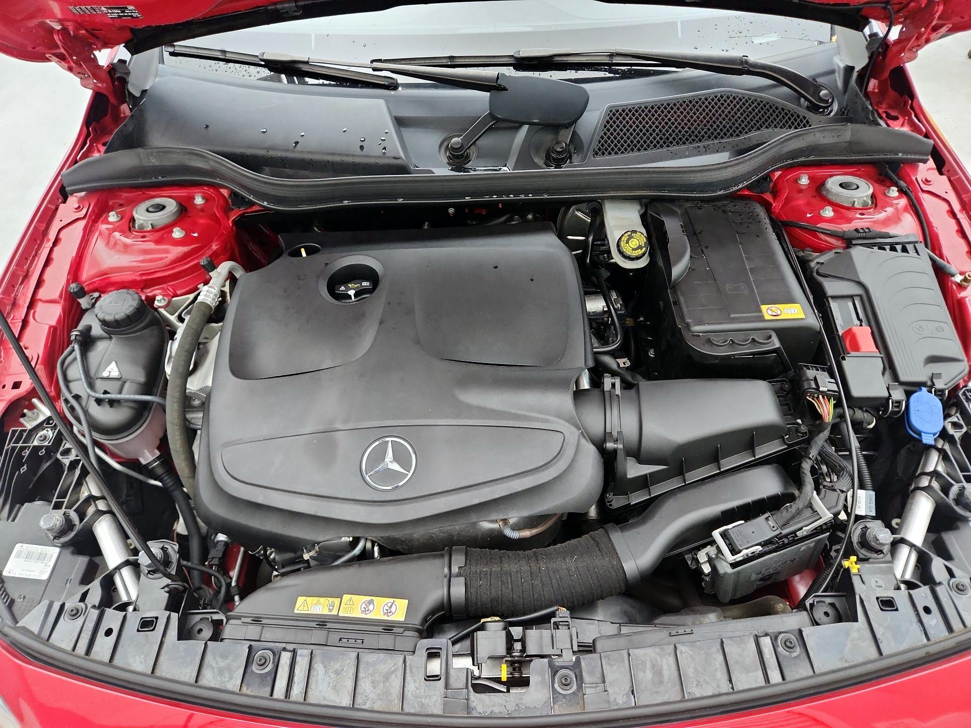 Thumbnail: 2015 Mercedes-Benz GLA - 20