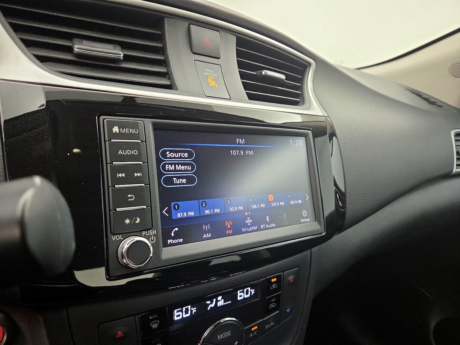 2019 Nissan Sentra SV - Photo 16
