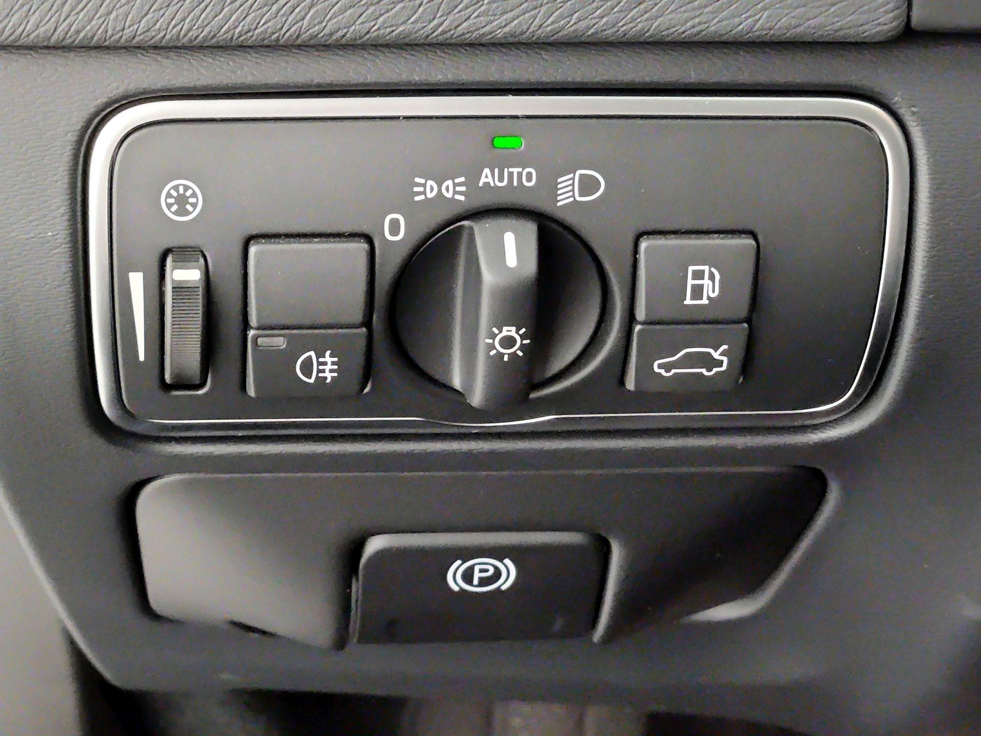 Thumbnail: 2016 Volvo S60 - 13