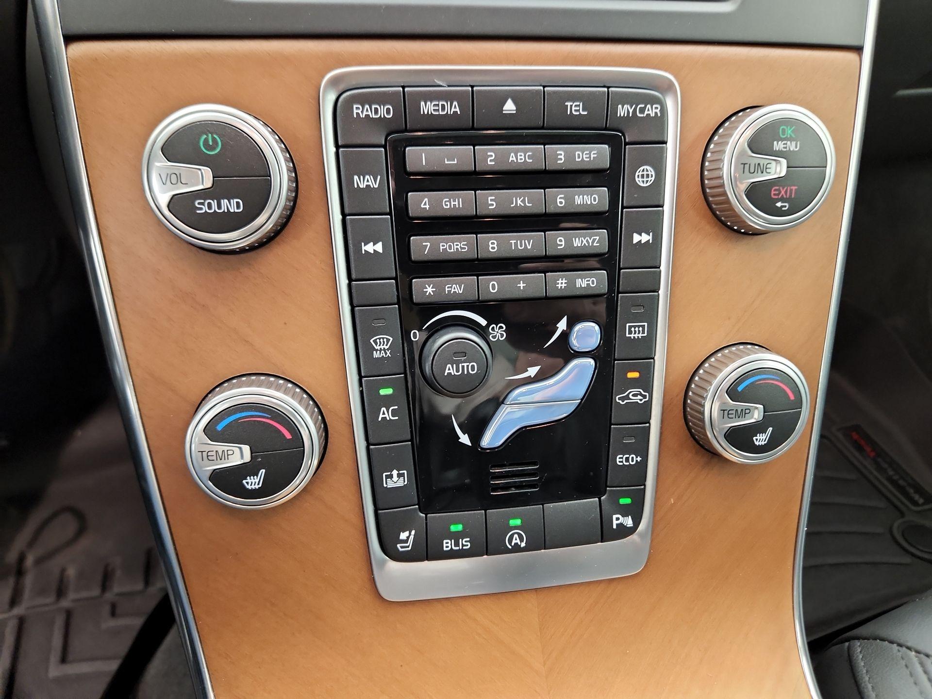 Thumbnail: 2016 Volvo S60 - 15