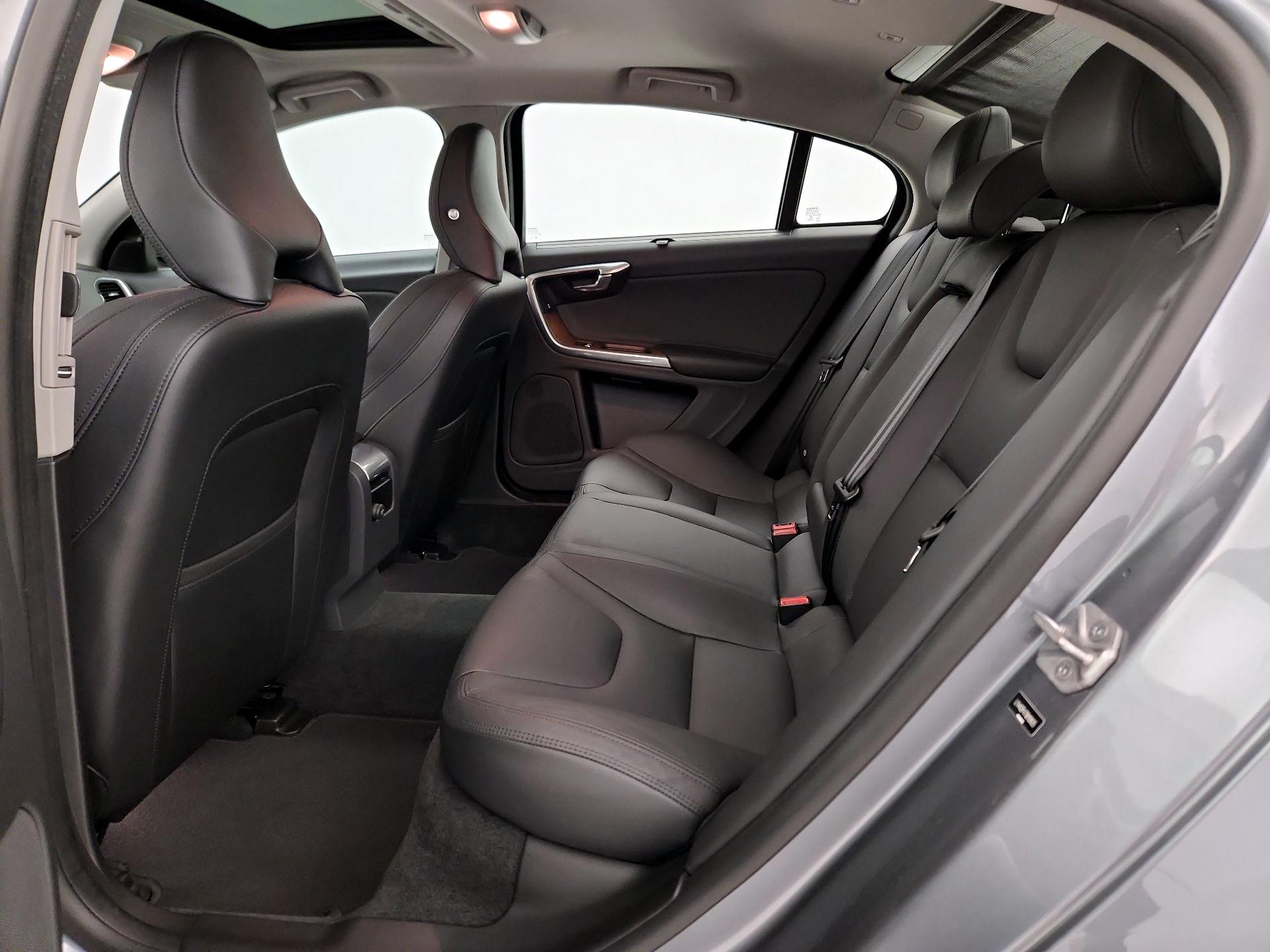 Thumbnail: 2016 Volvo S60 - 19