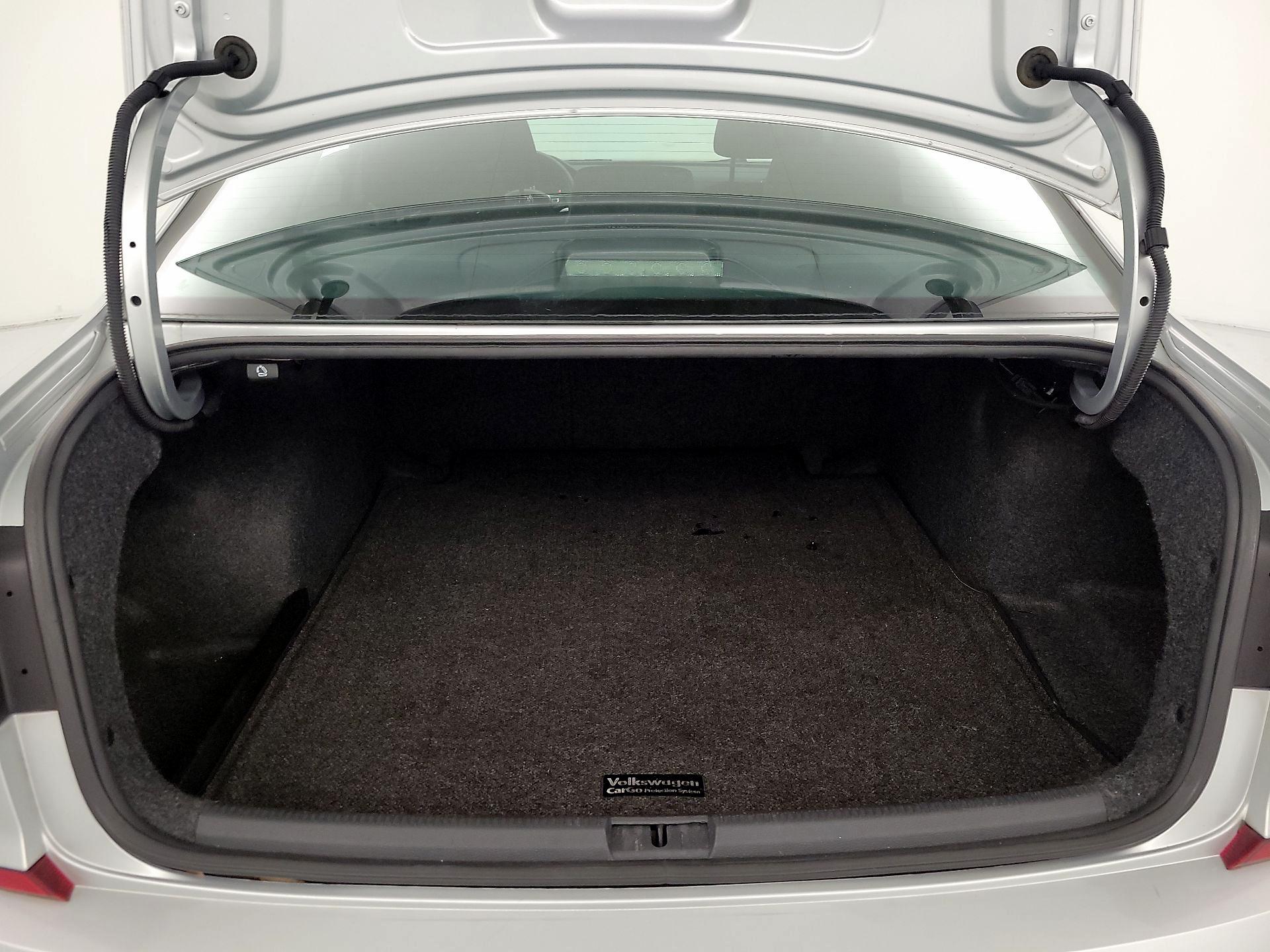 Thumbnail: 2016 Volkswagen Passat - 20