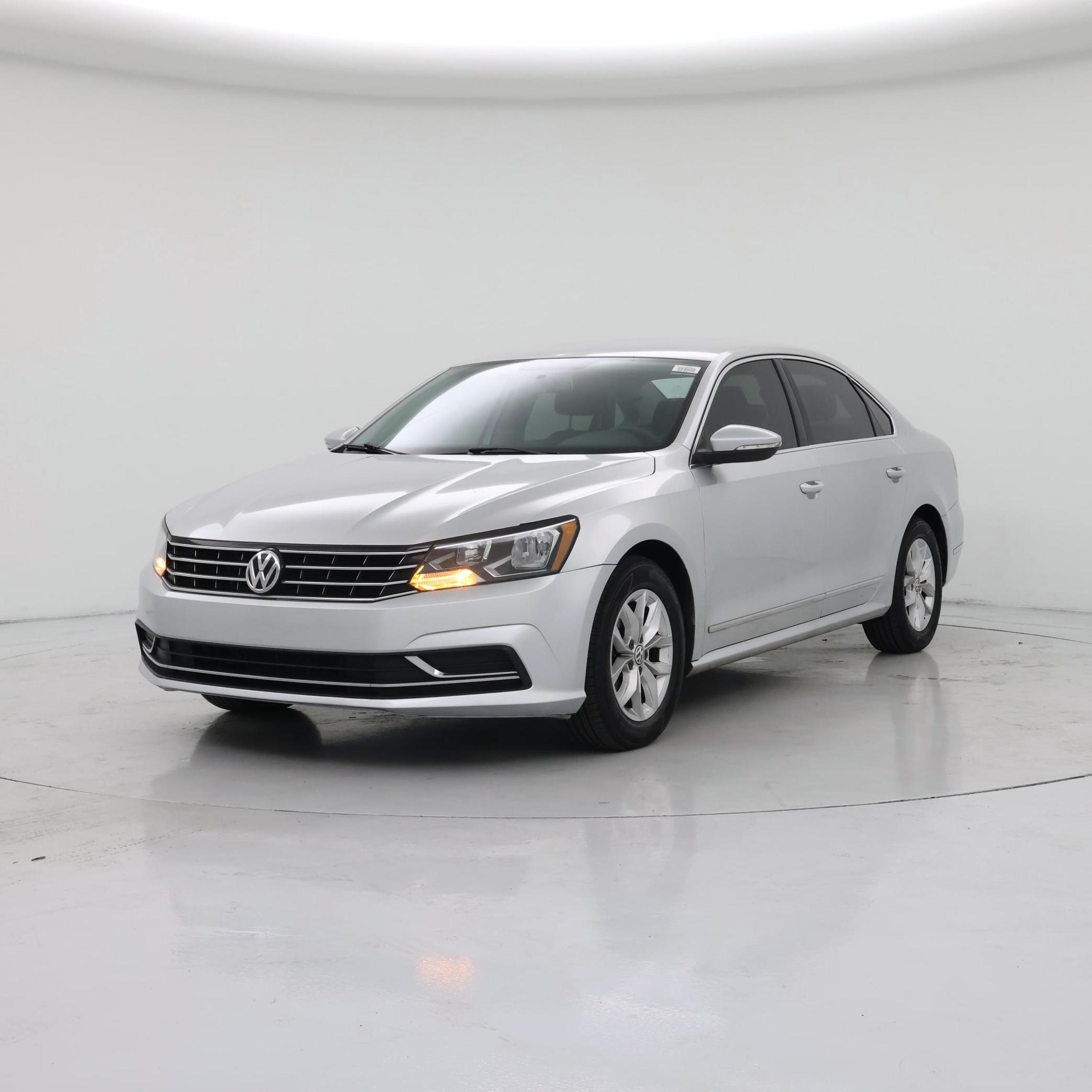 Thumbnail: 2016 Volkswagen Passat - 4