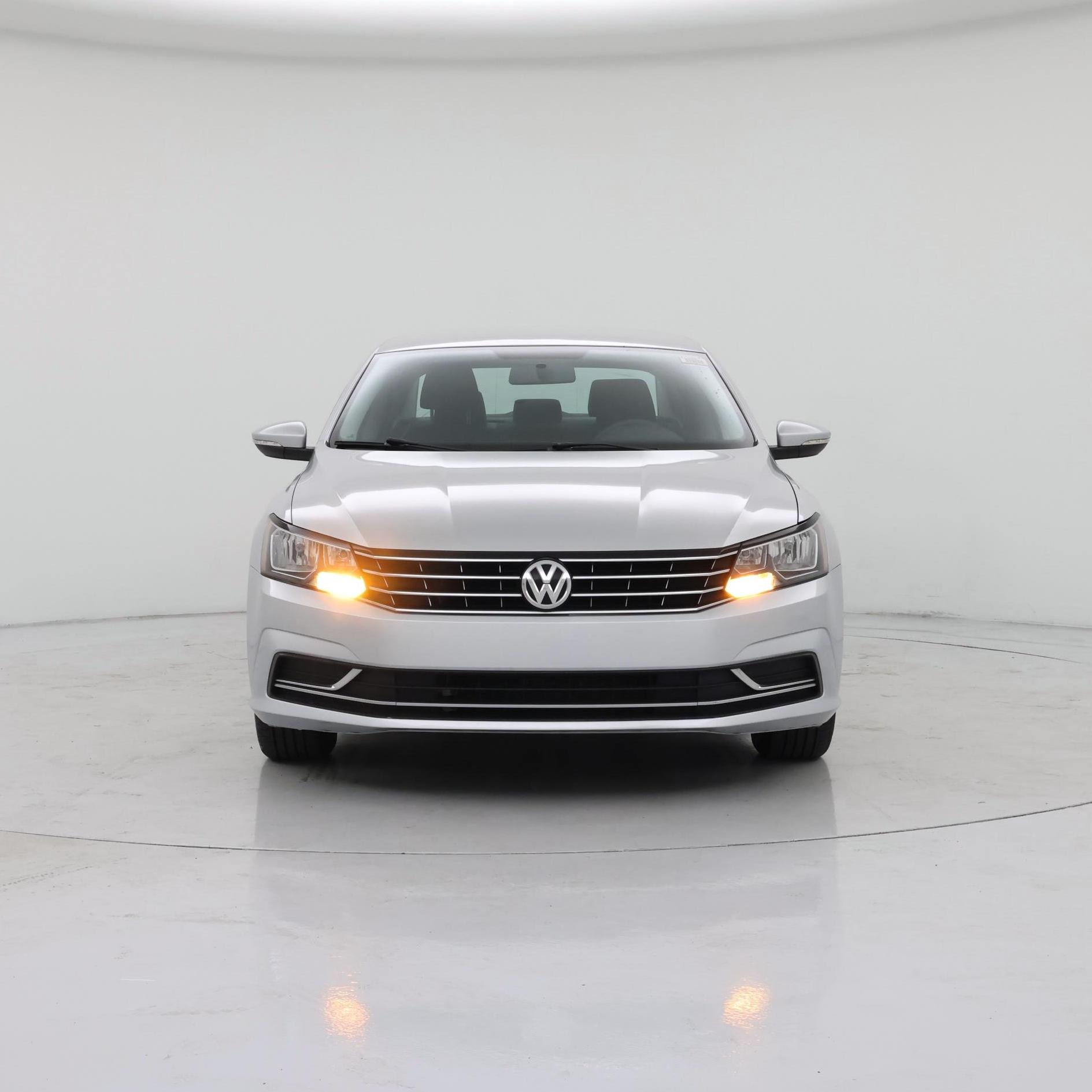 Thumbnail: 2016 Volkswagen Passat - 5