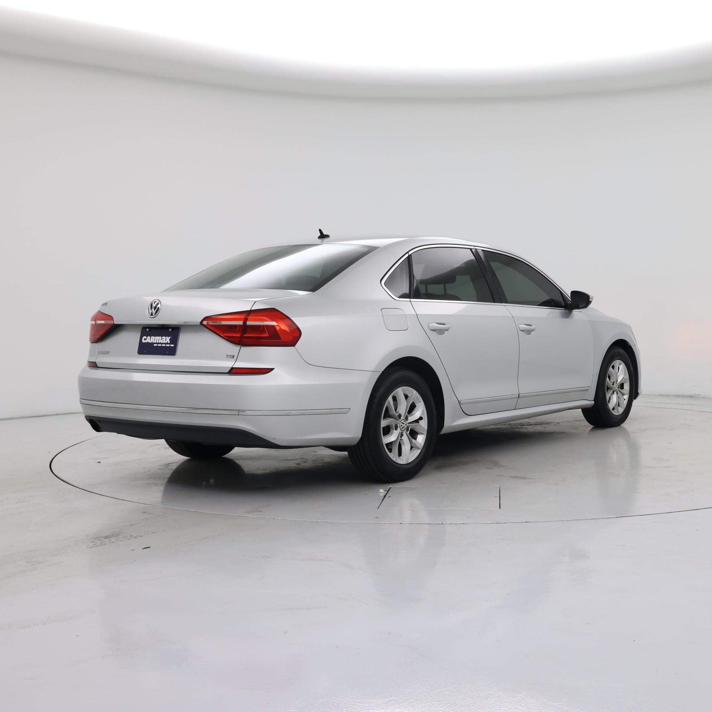 Thumbnail: 2016 Volkswagen Passat - 8