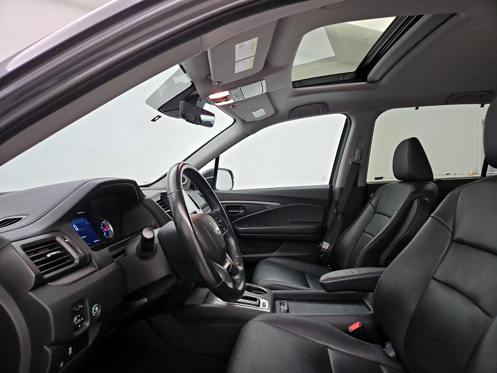 Sunroof(s) & Overhead Airbags