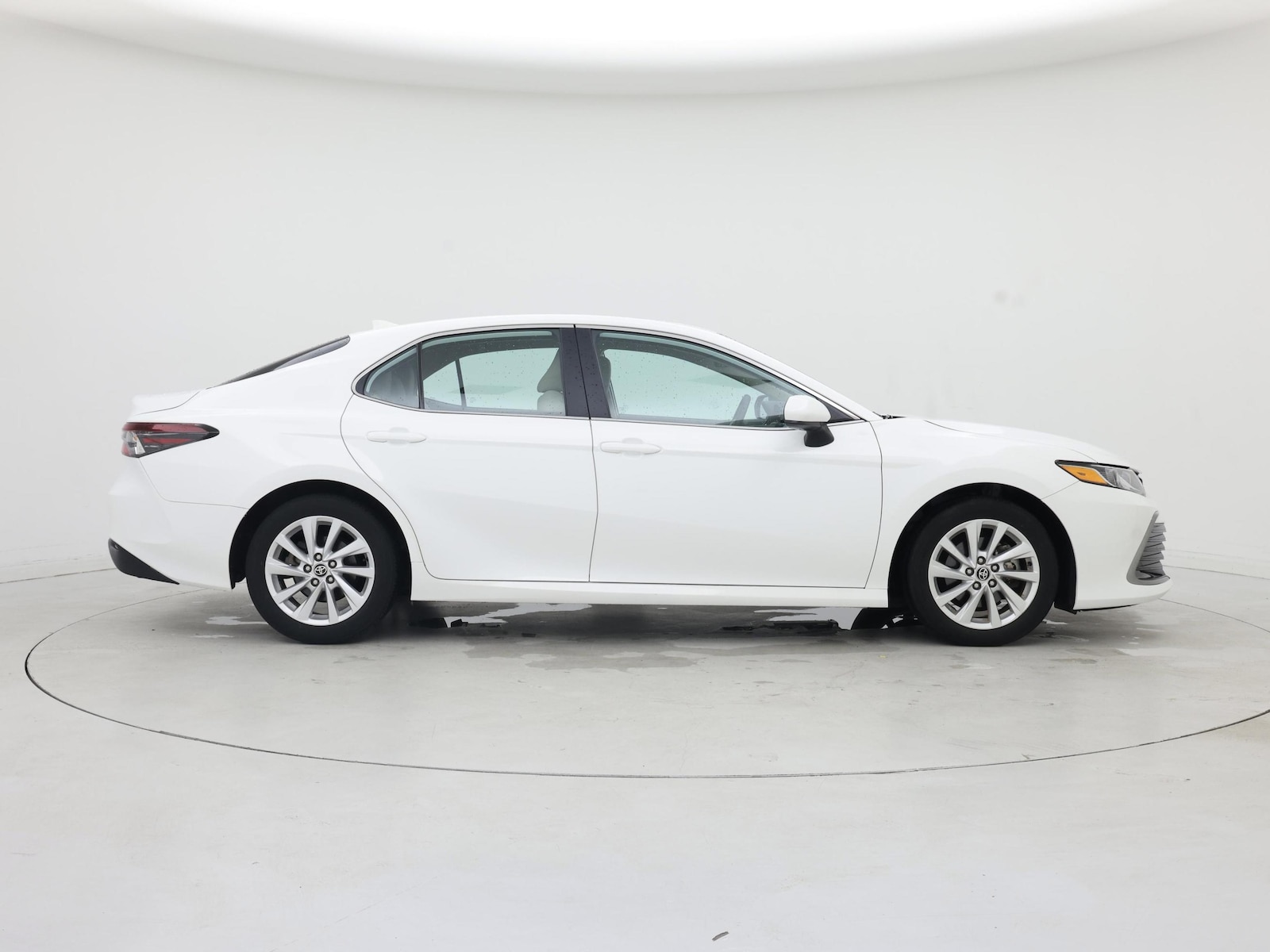 2024 Toyota Camry LE - Photo 8