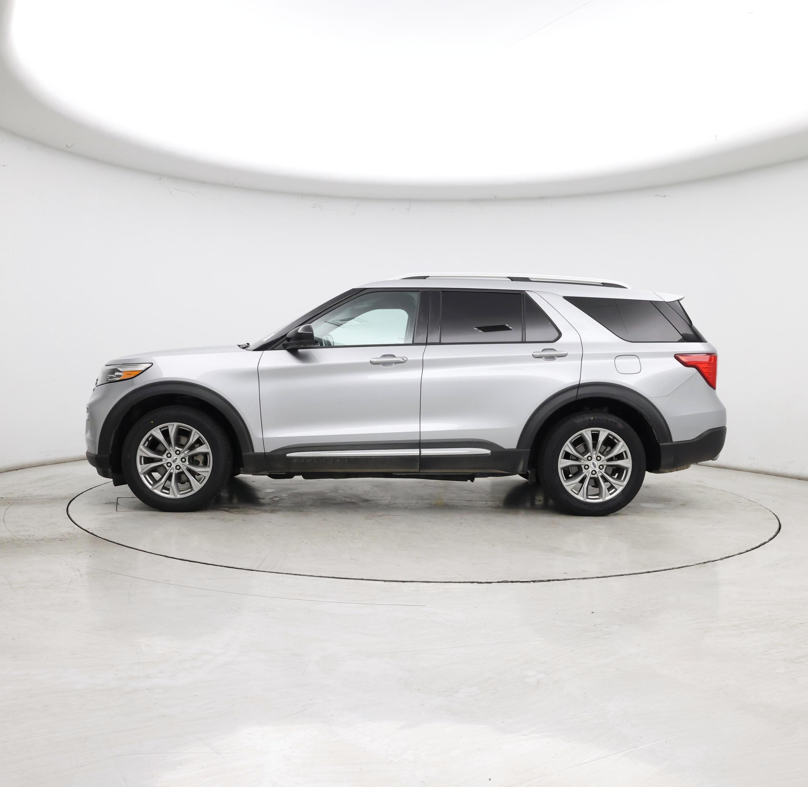 Thumbnail: 2022 Ford Explorer - 3