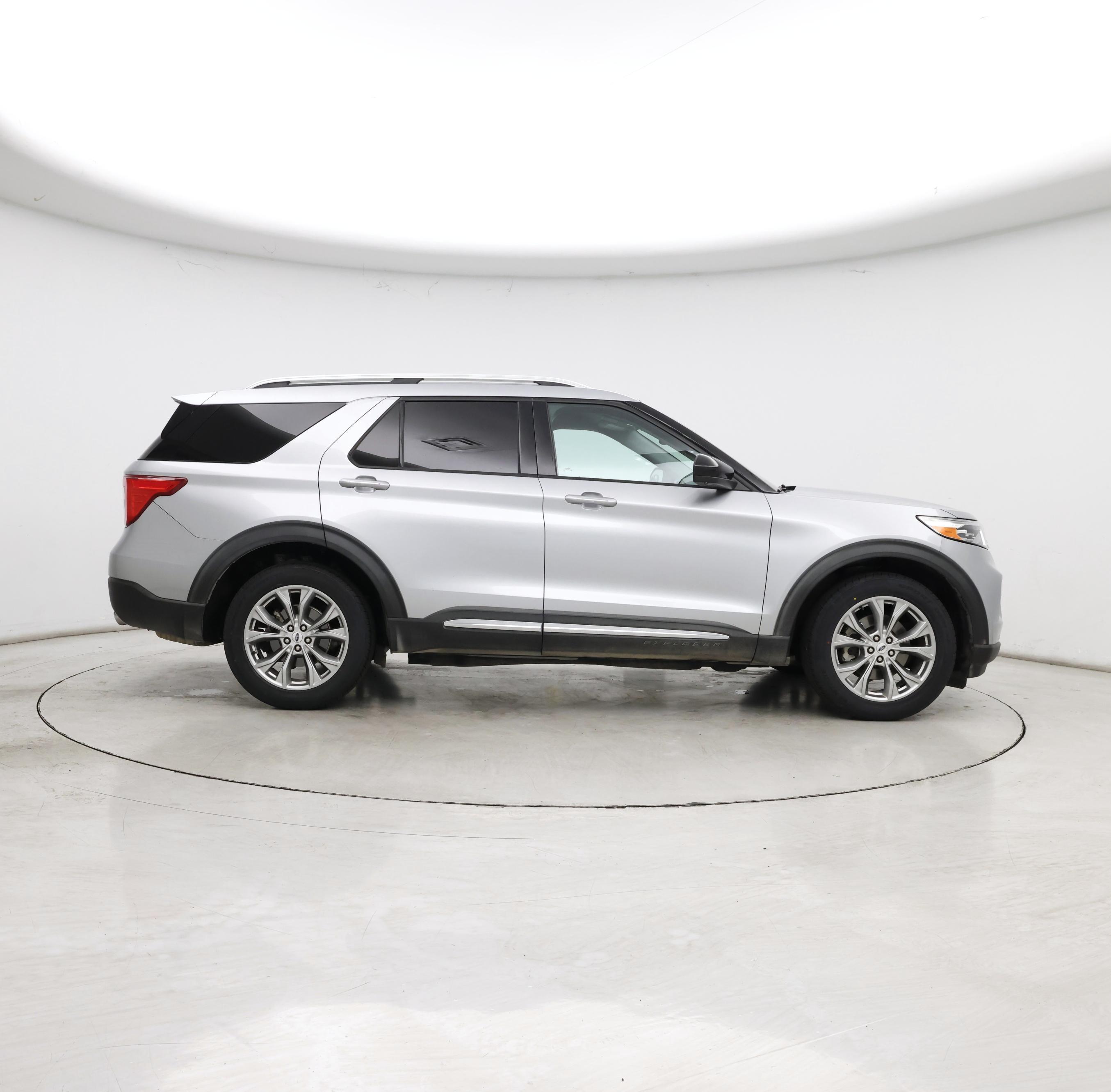 Thumbnail: 2022 Ford Explorer - 7
