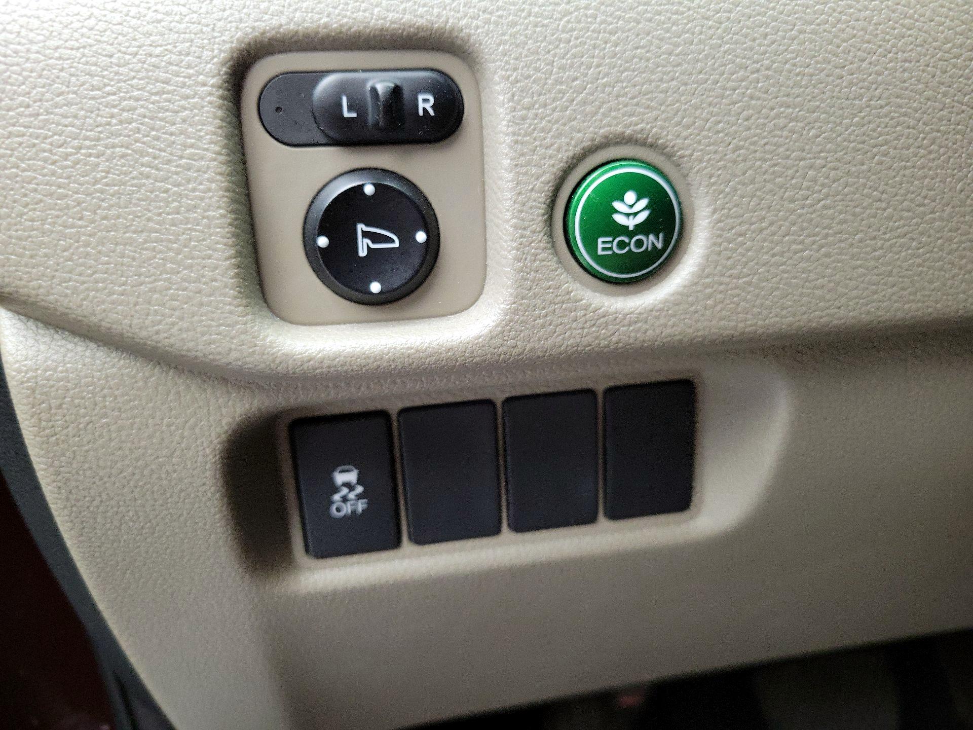 Thumbnail: 2016 Honda Pilot - 13