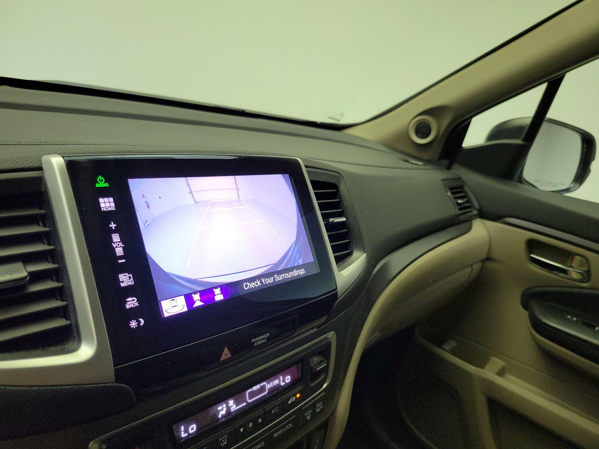 Thumbnail: 2016 Honda Pilot - 14
