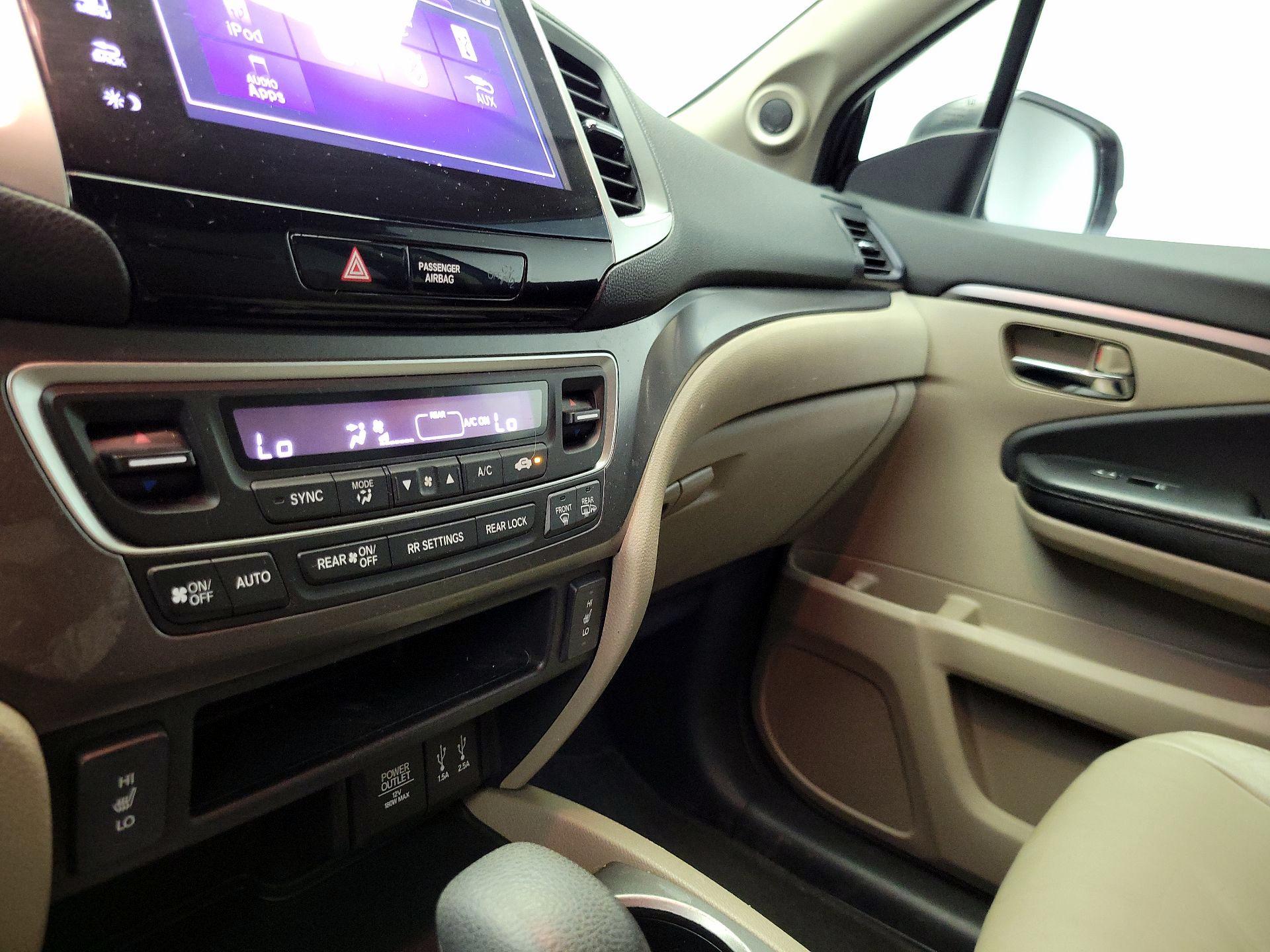 Thumbnail: 2016 Honda Pilot - 16