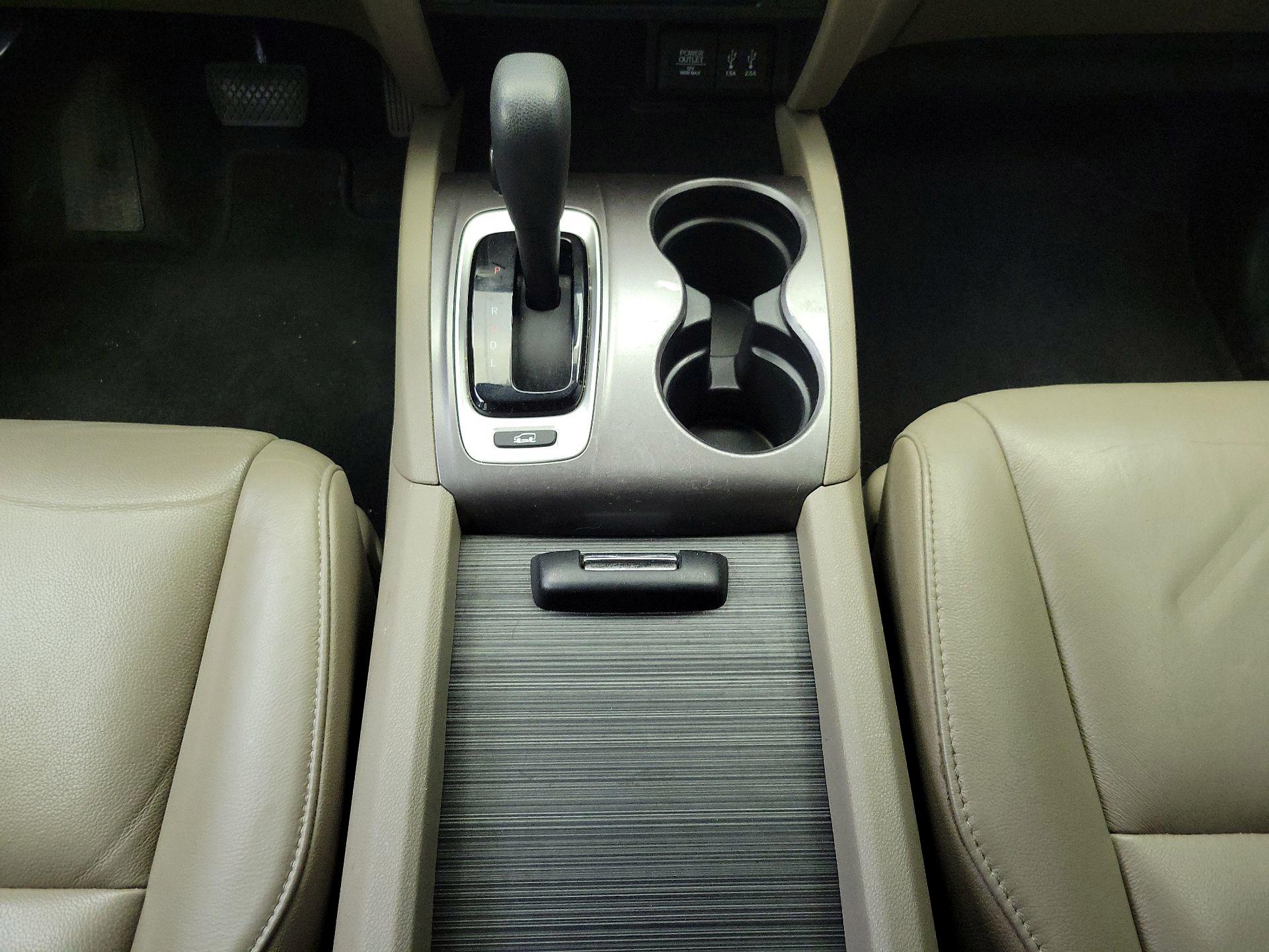 Thumbnail: 2016 Honda Pilot - 17