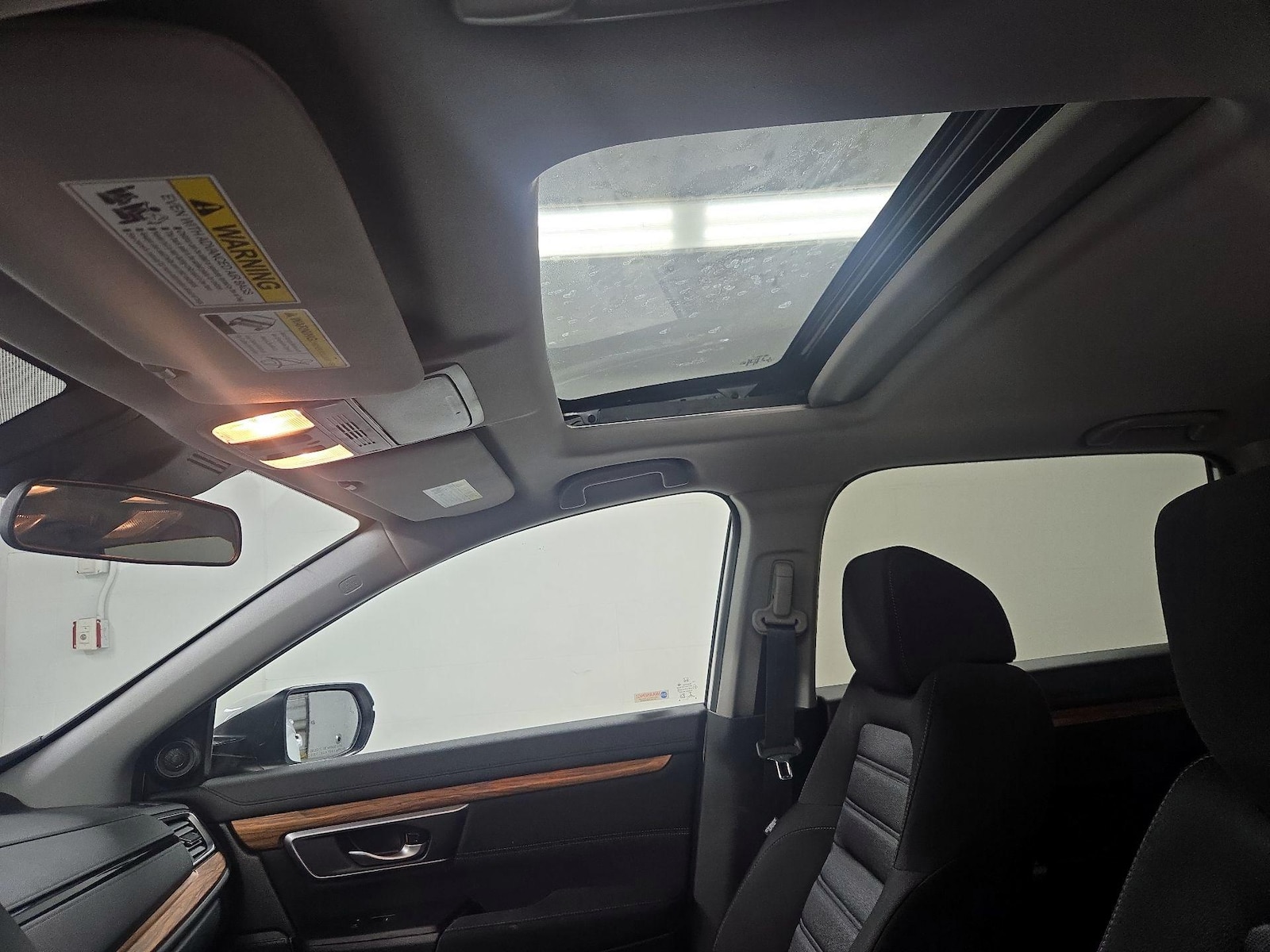 Sunroof(s) & Overhead Airbags