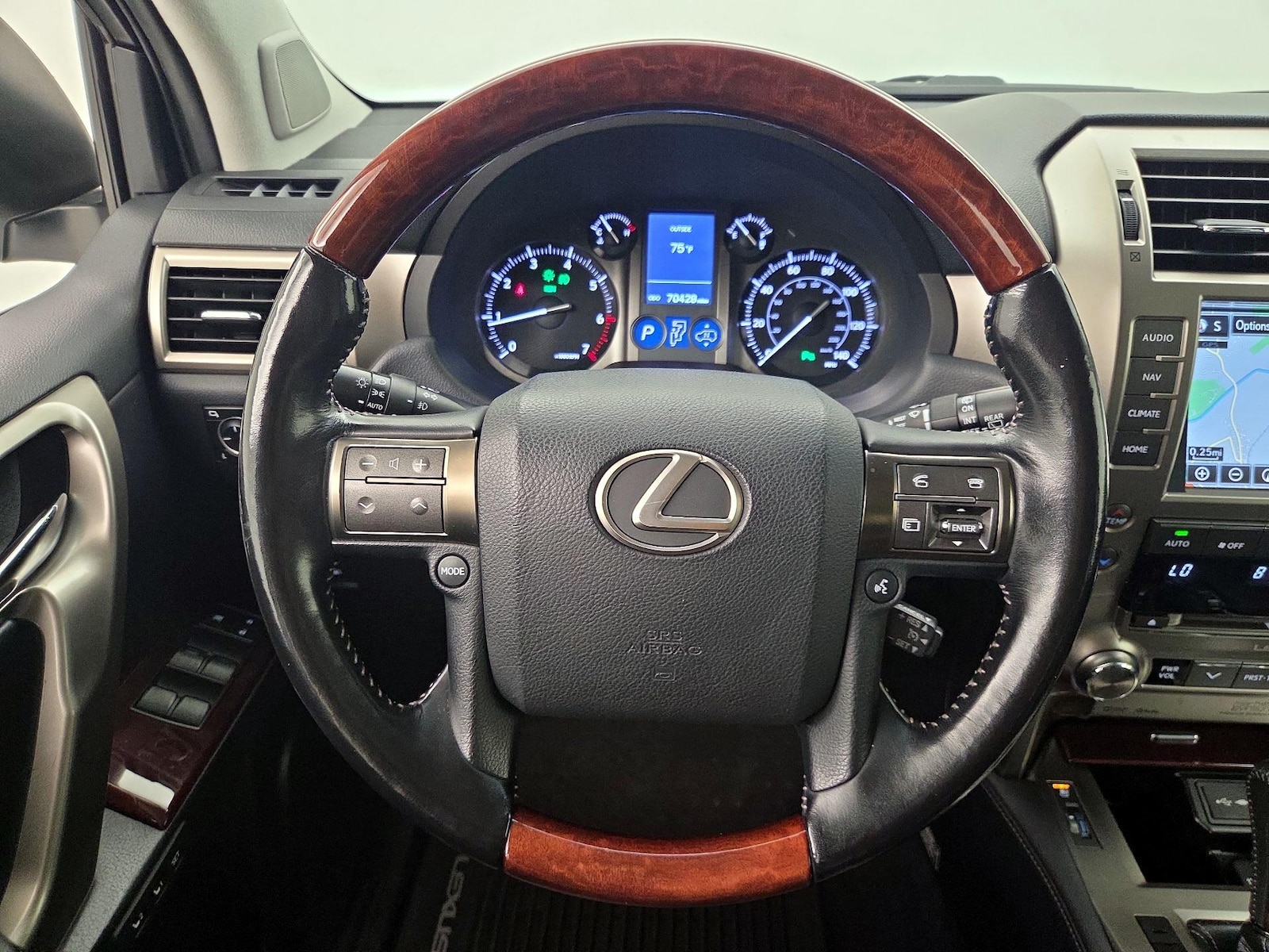 2015 Lexus GX Luxury - Photo 11