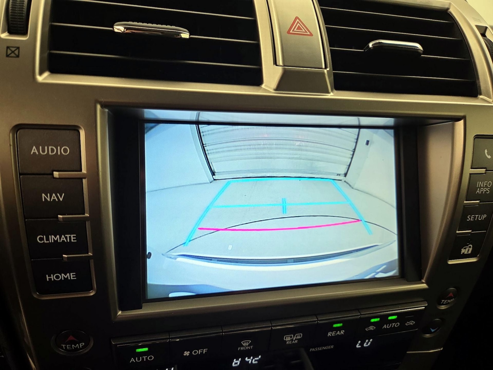 2015 Lexus GX Luxury - Photo 16