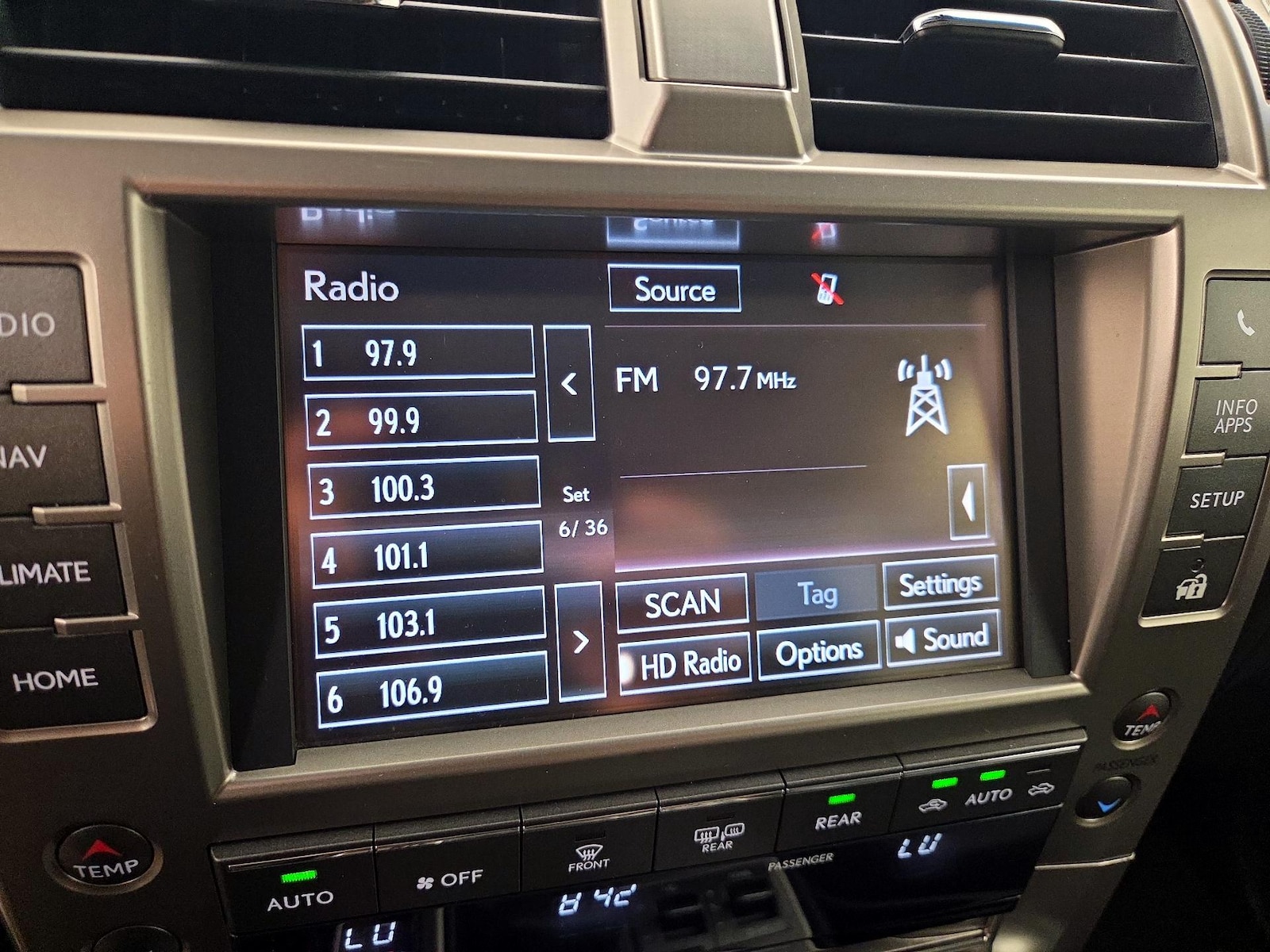 2015 Lexus GX Luxury - Photo 17
