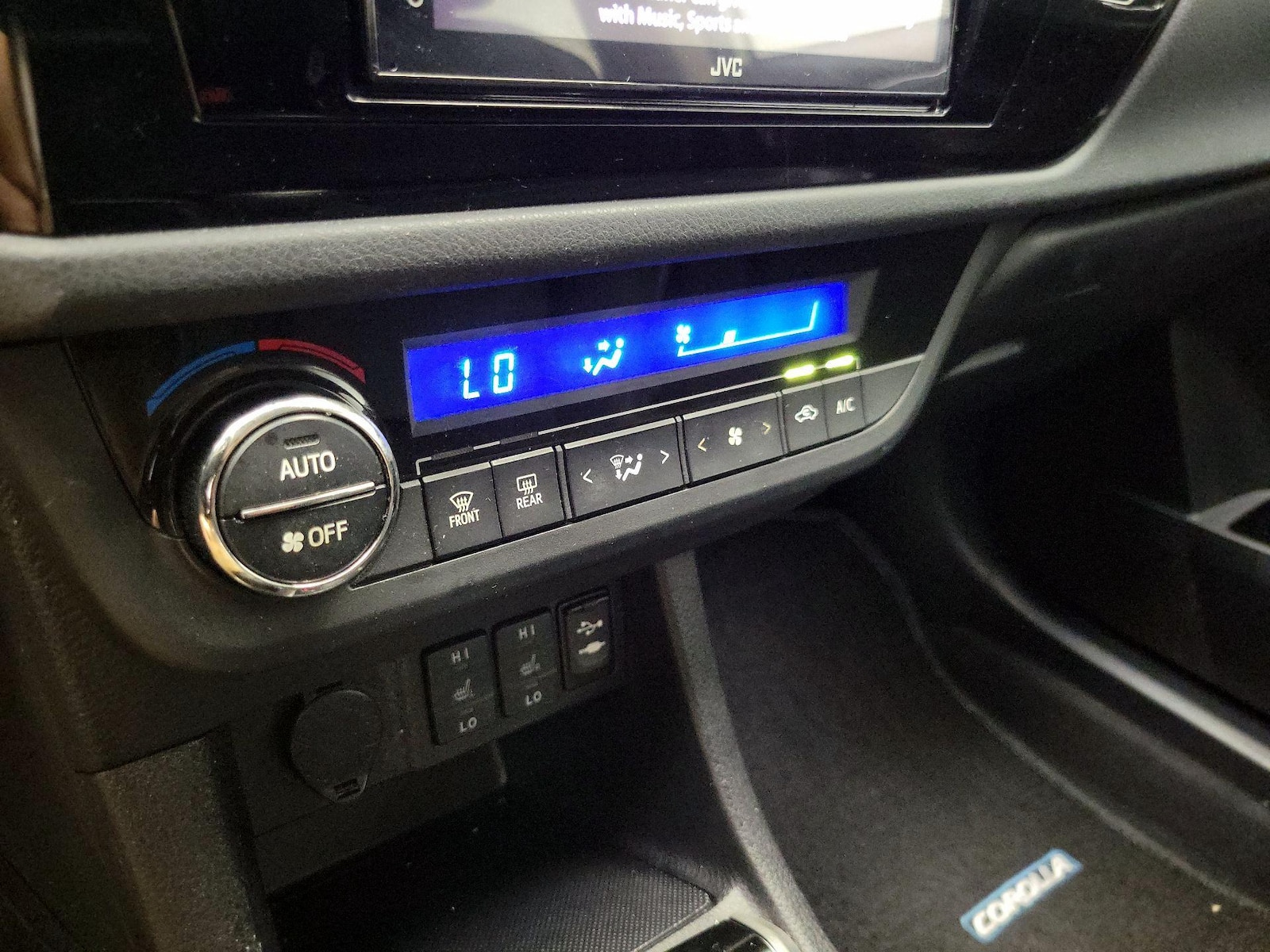 2015 Toyota Corolla LE Premium - Photo 17