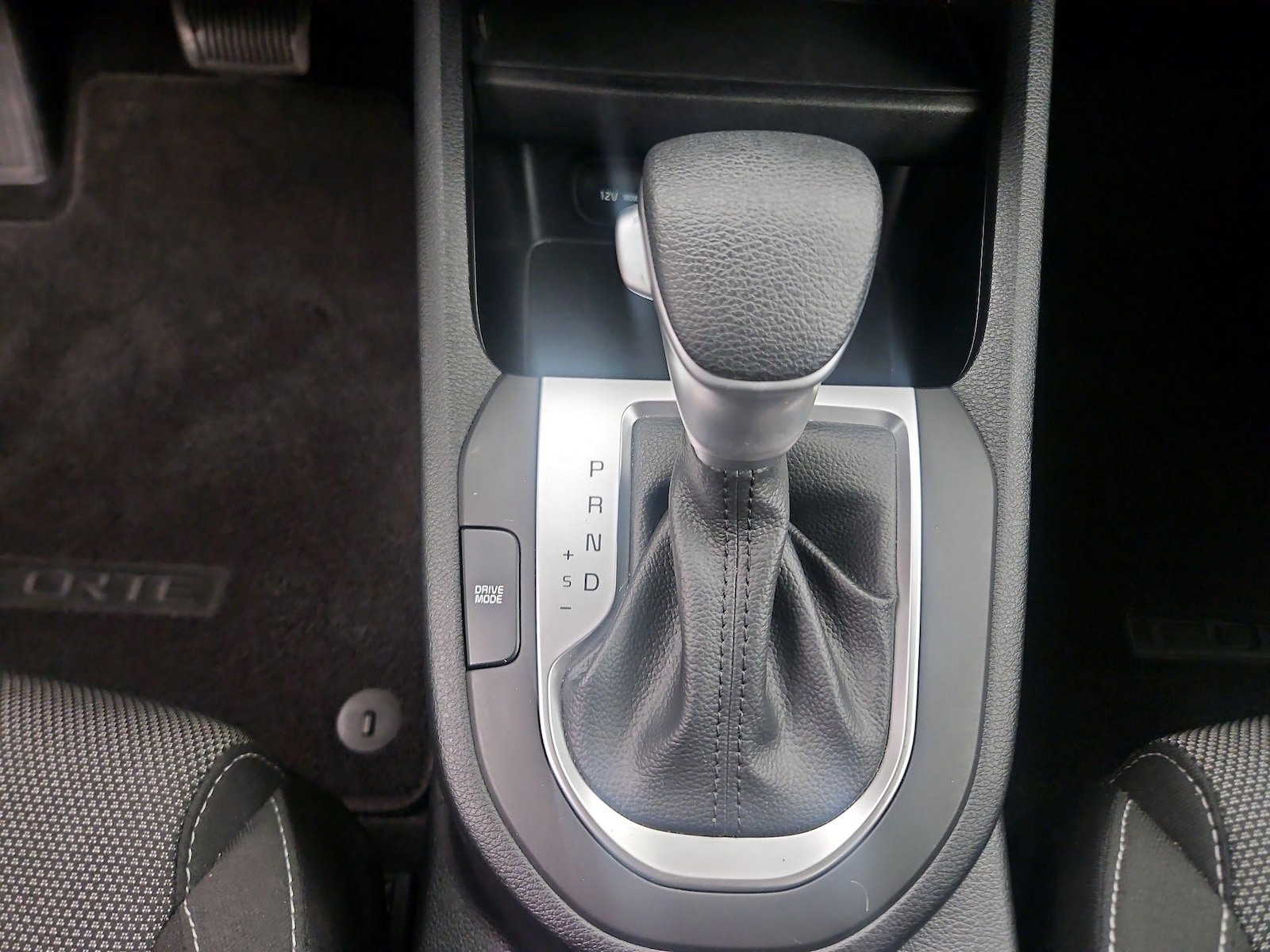 2024 Kia Forte LXS - Photo 16