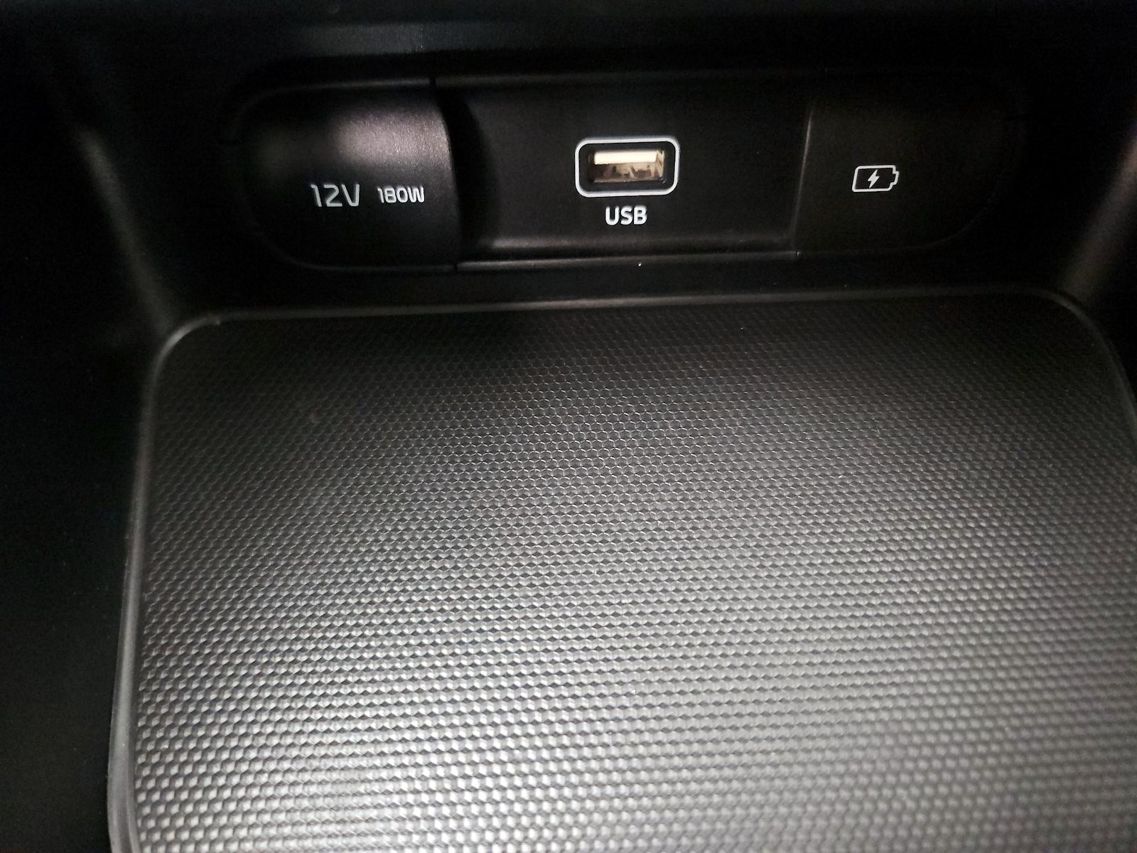 2024 Kia Forte LXS - Photo 17