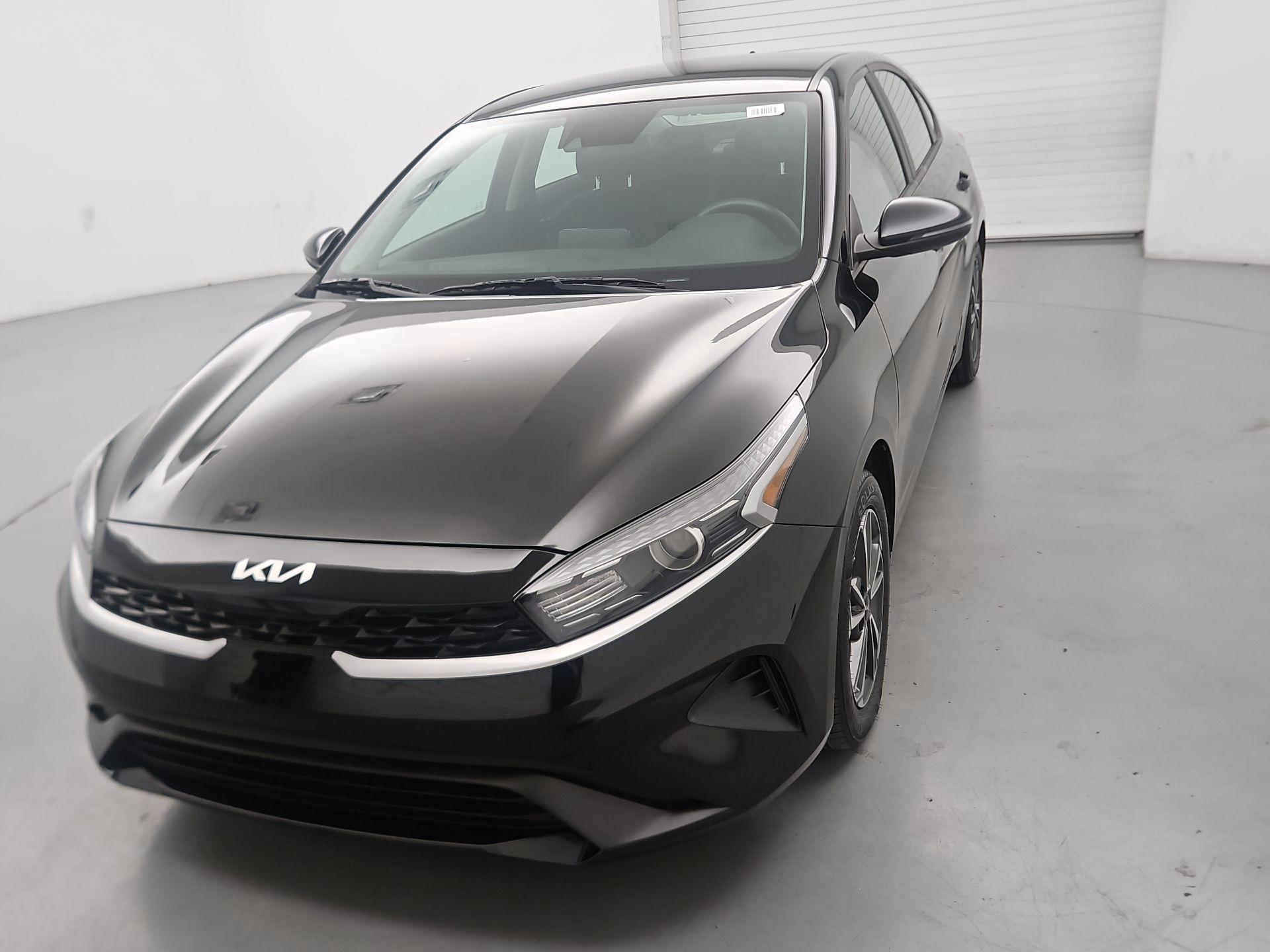 Thumbnail: 2024 Kia Forte - 3
