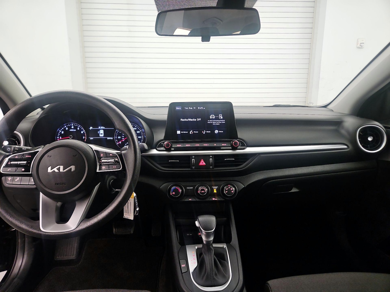 2024 Kia Forte LXS - Photo 8