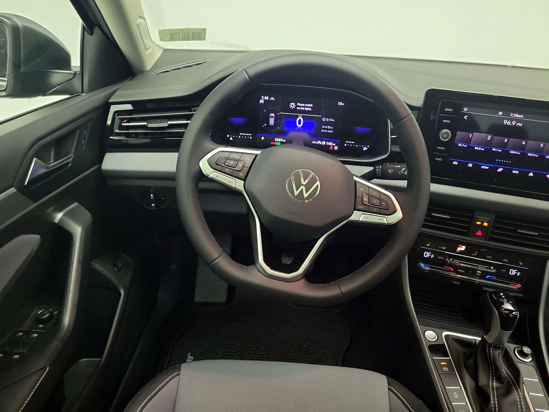 Thumbnail: 2025 Volkswagen Jetta - 10