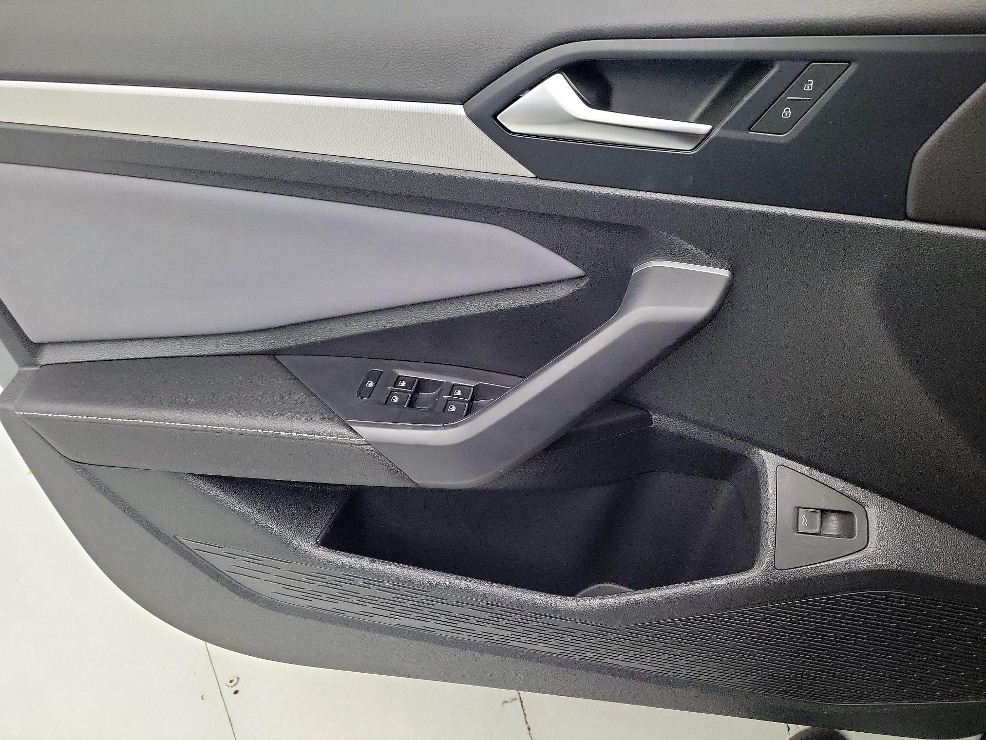 Thumbnail: 2025 Volkswagen Jetta - 12