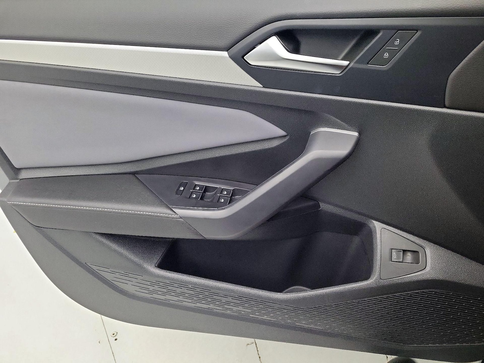 2025 Volkswagen Jetta SE - Photo 13