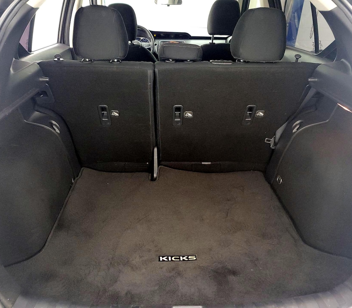 Trunk/Cargo (Seats Up)
