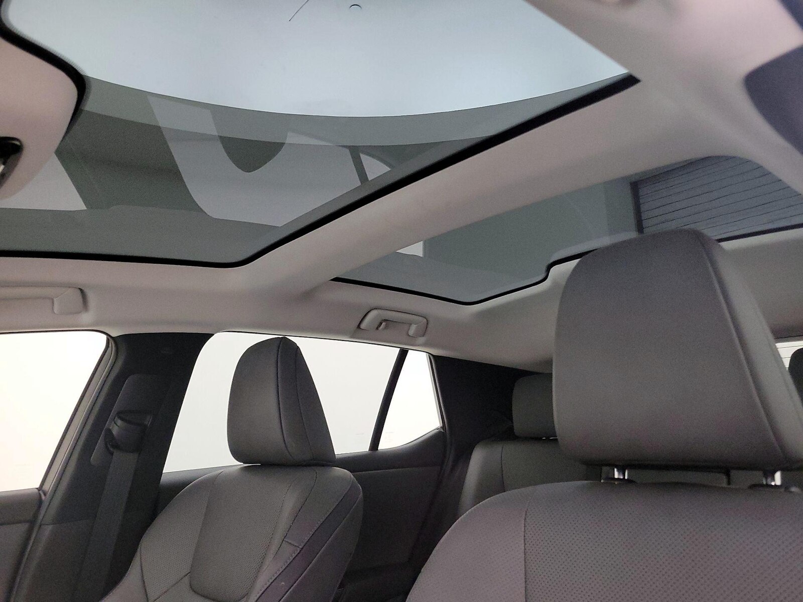 Skylight(s) & Overhead Airbags