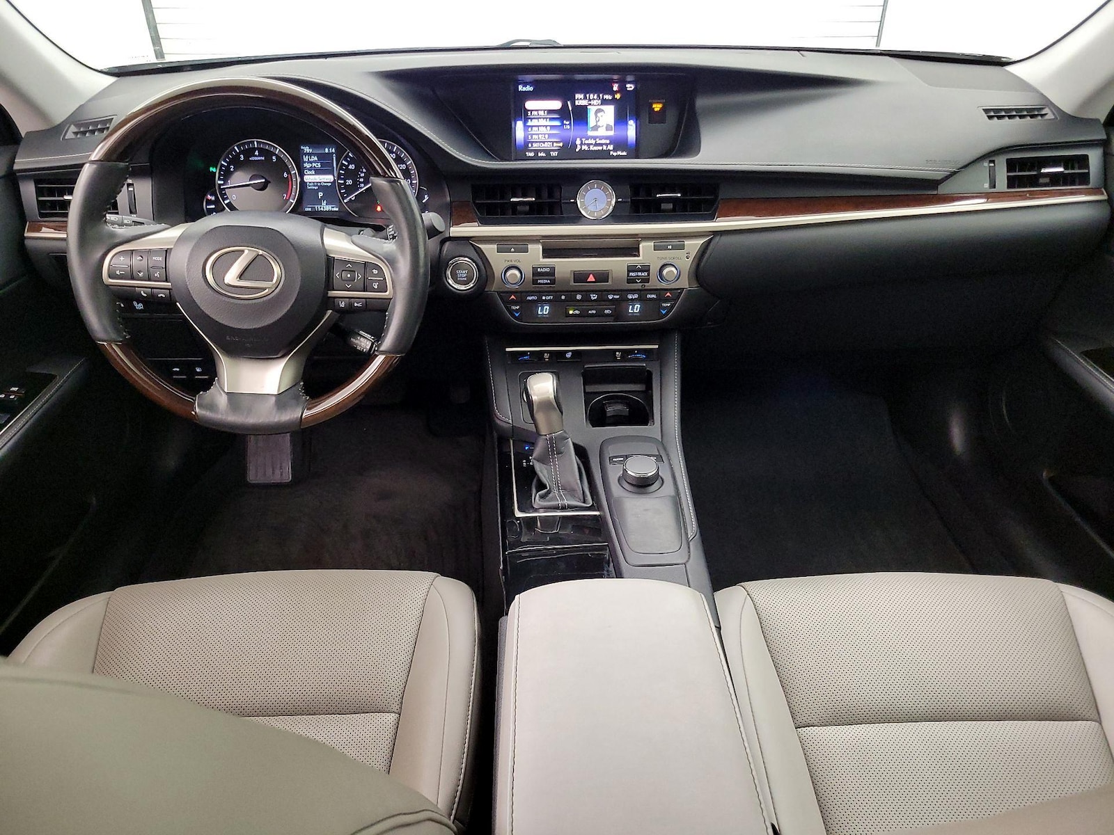 2017 Lexus ES 350 - Photo 10